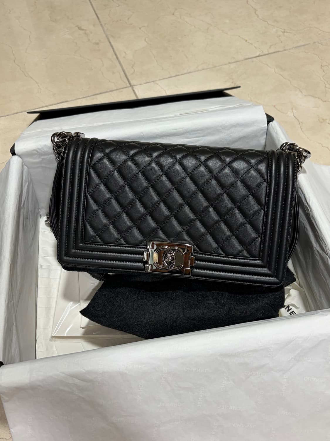 보이 샤넬 미디움 백 상품이미지1