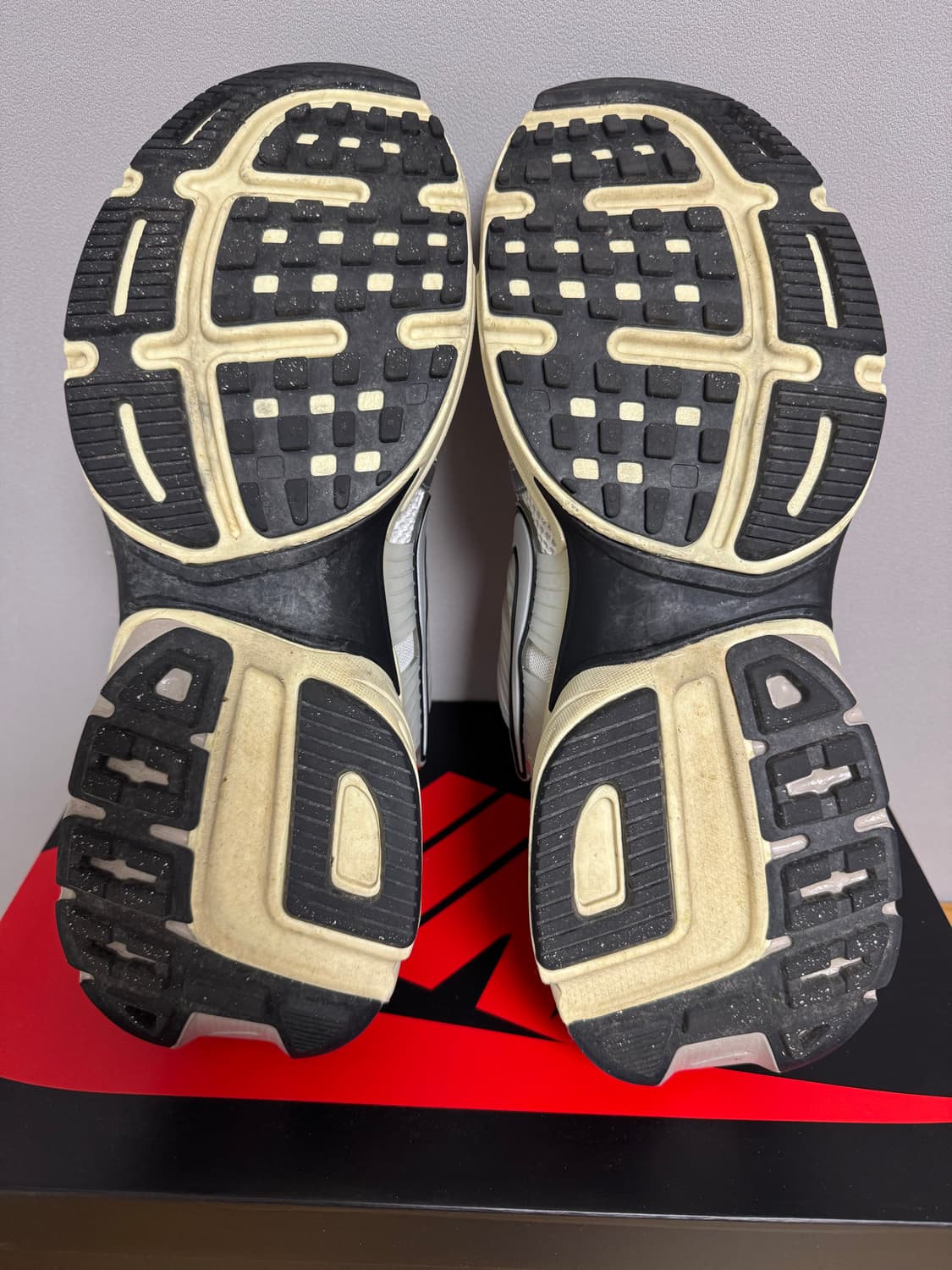 나이키 Y2K 런 / 써밋화이트 / 285 / 신품급 상품이미지7