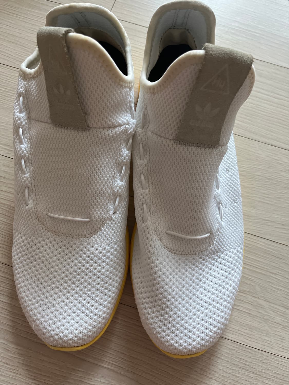 아디다스 퍼렐 윌리엄스 휴먼 레이스 테니스휴 260mm 상품이미지1