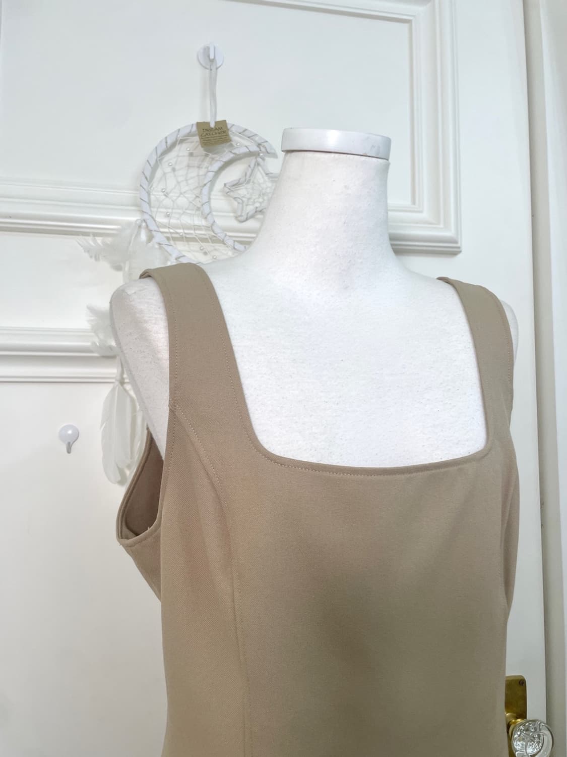 beige square-neck pleats midi opc 상품이미지6