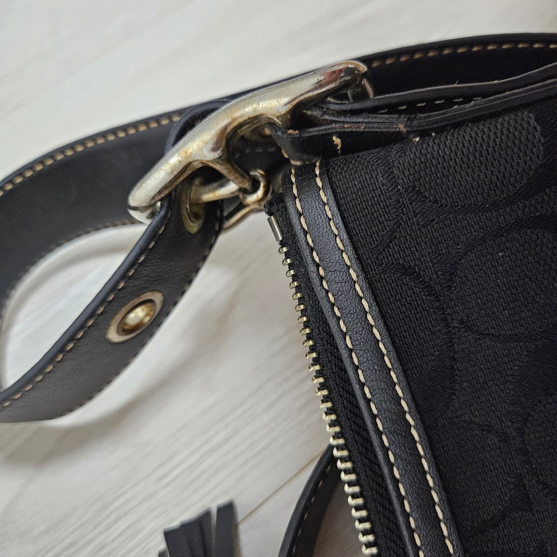 Coach 9362 코치 시그니처 소프트 블랙 숄더백 상품이미지4