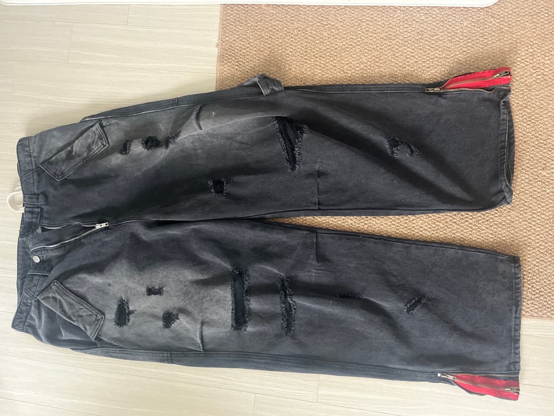 데미지 있는 빈티지 흑청바지 상품이미지1
