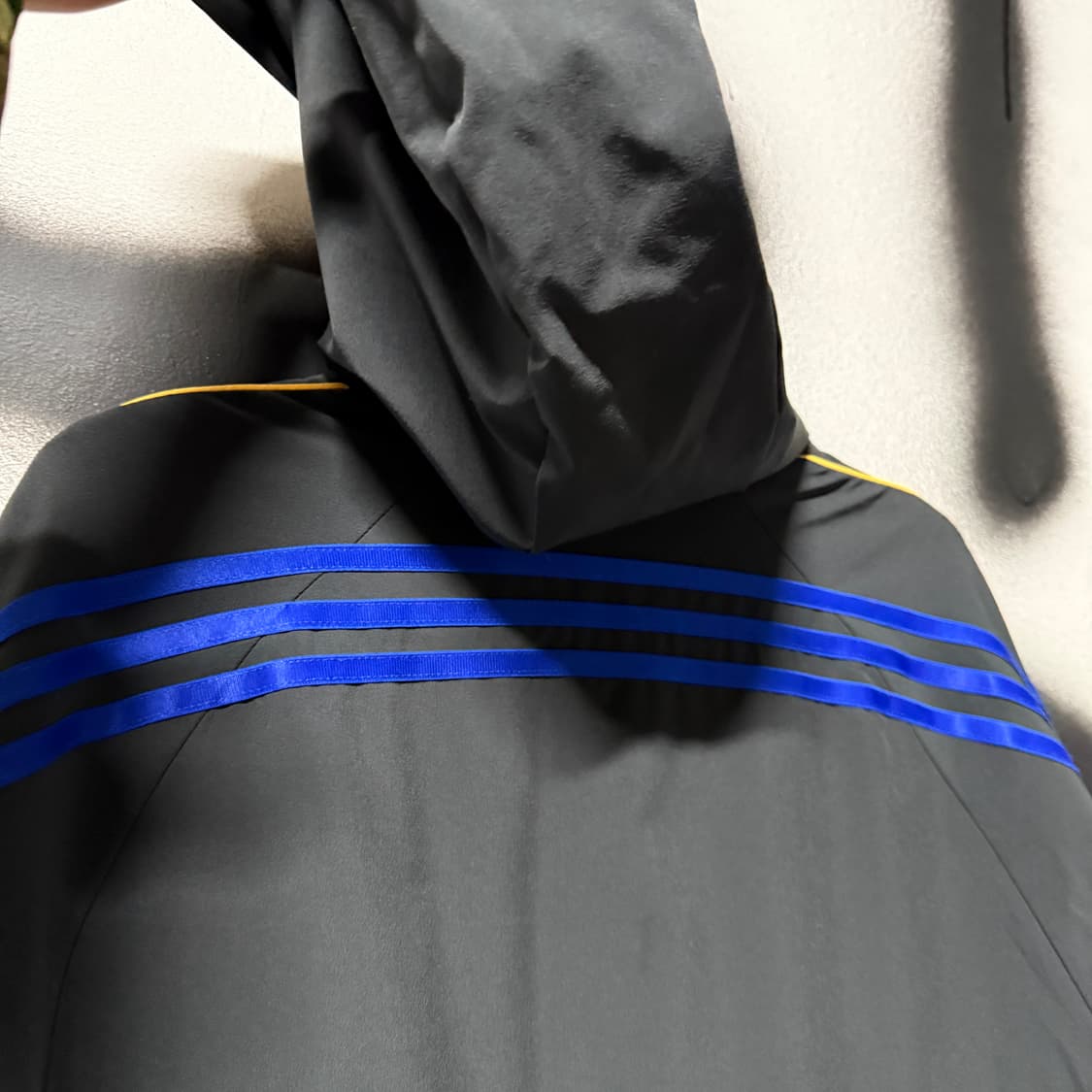 아디다스 올드스쿨 빅 프린팅 삼선 라인 디테일 후드 윈드브레이커 자켓 상품이미지5