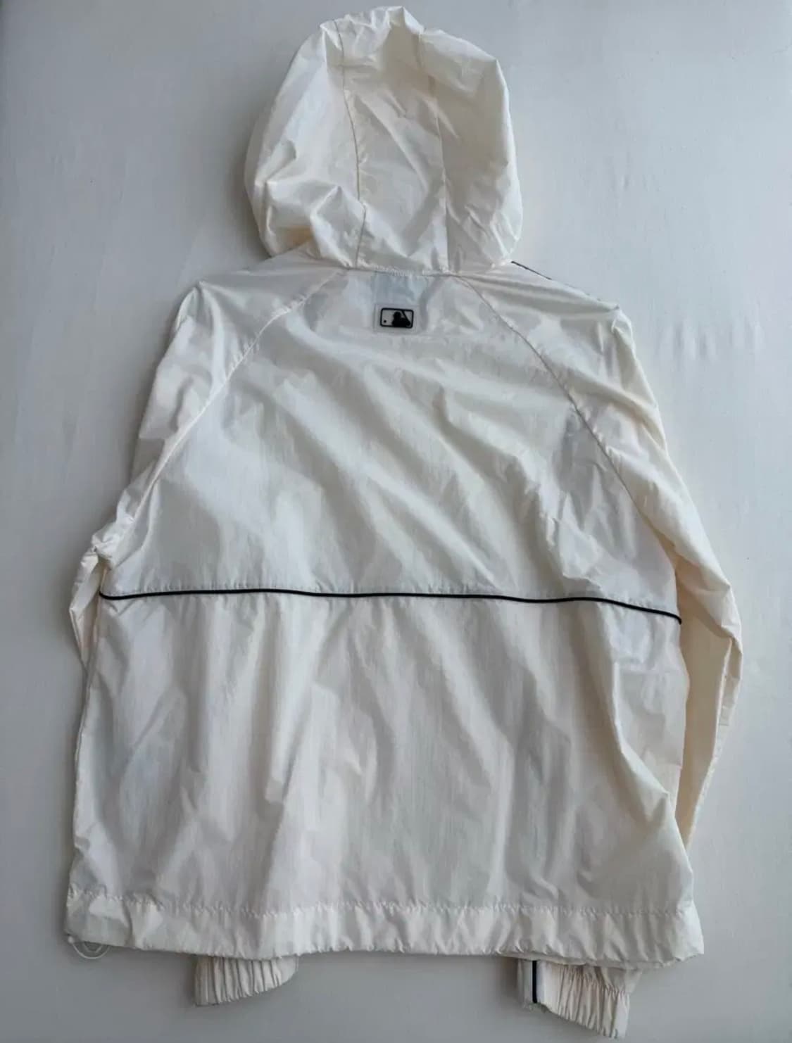 MLB 윈드브레이커 아이보리 상품이미지2