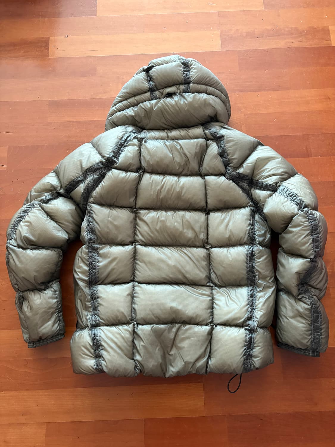 cp컴퍼니 dd쉘 후드 다운 자켓 펀가이 그레이 m 상품이미지9