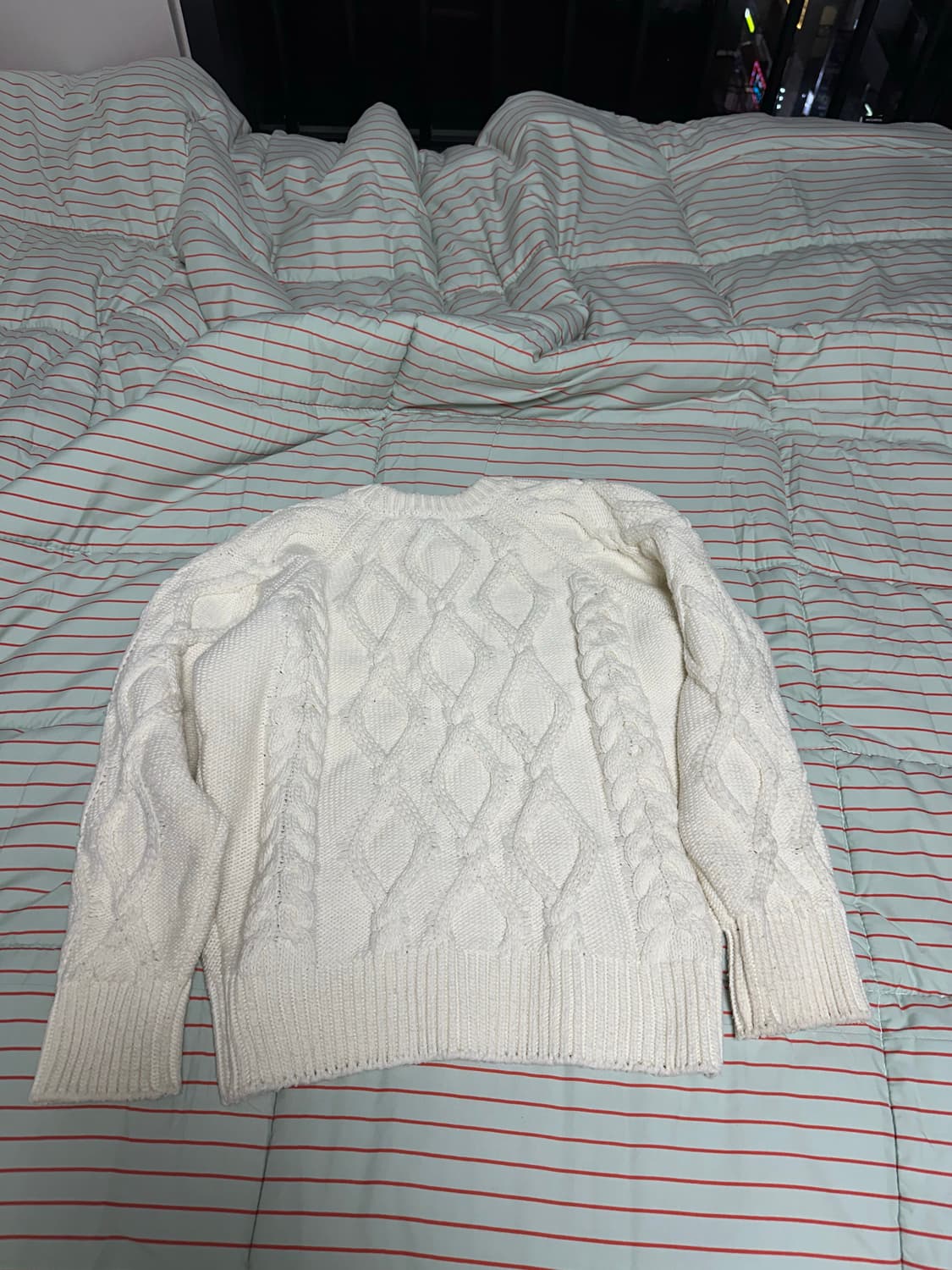 프렌다 TWISTED CREW NECK KNIT IVORY 상품이미지5