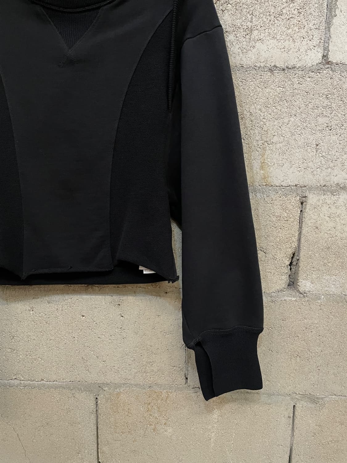 디젤 오프 숄더 크롭 맨투맨  상품이미지3