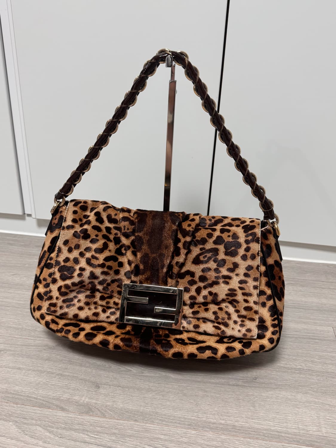 Fendi 펜디 송치 레오파드 바게트백 맘마백 상품이미지3