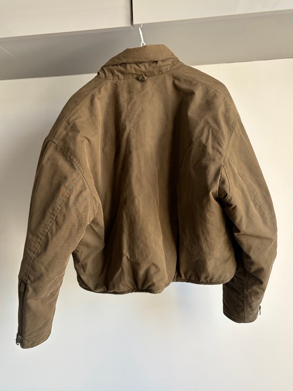 유니클로 U 숏패딩 카키 s  여성용 유니클로르메르 상품이미지3