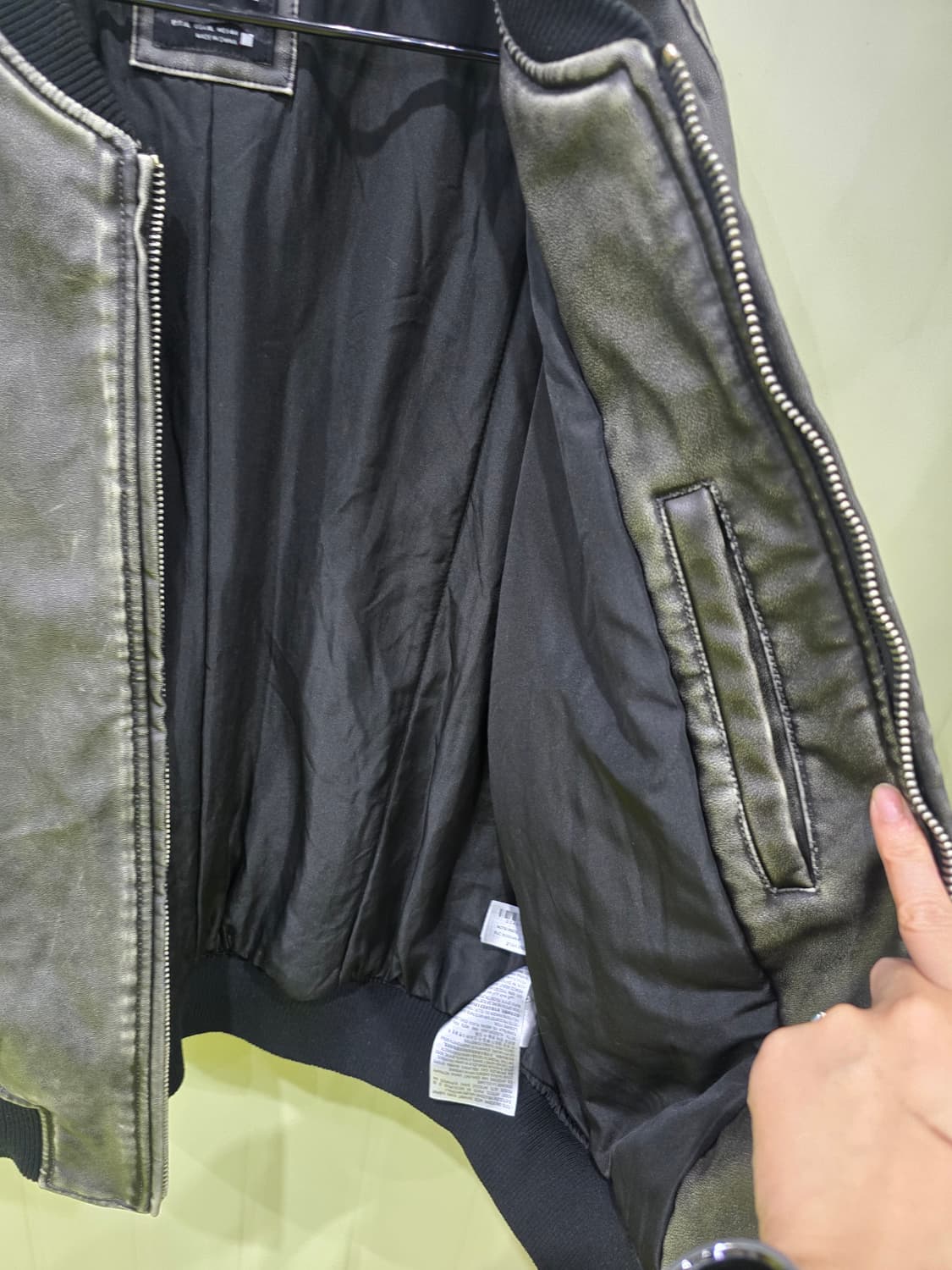ZARA MAN 페이크레더 봄버자켓 XL   상품이미지5