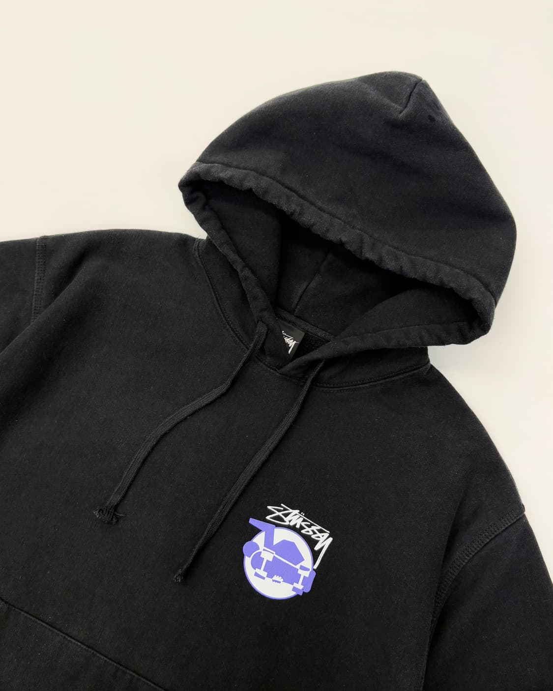 Stussy 스투시 블랙 스케이트맨 로고 후드티 상품이미지3