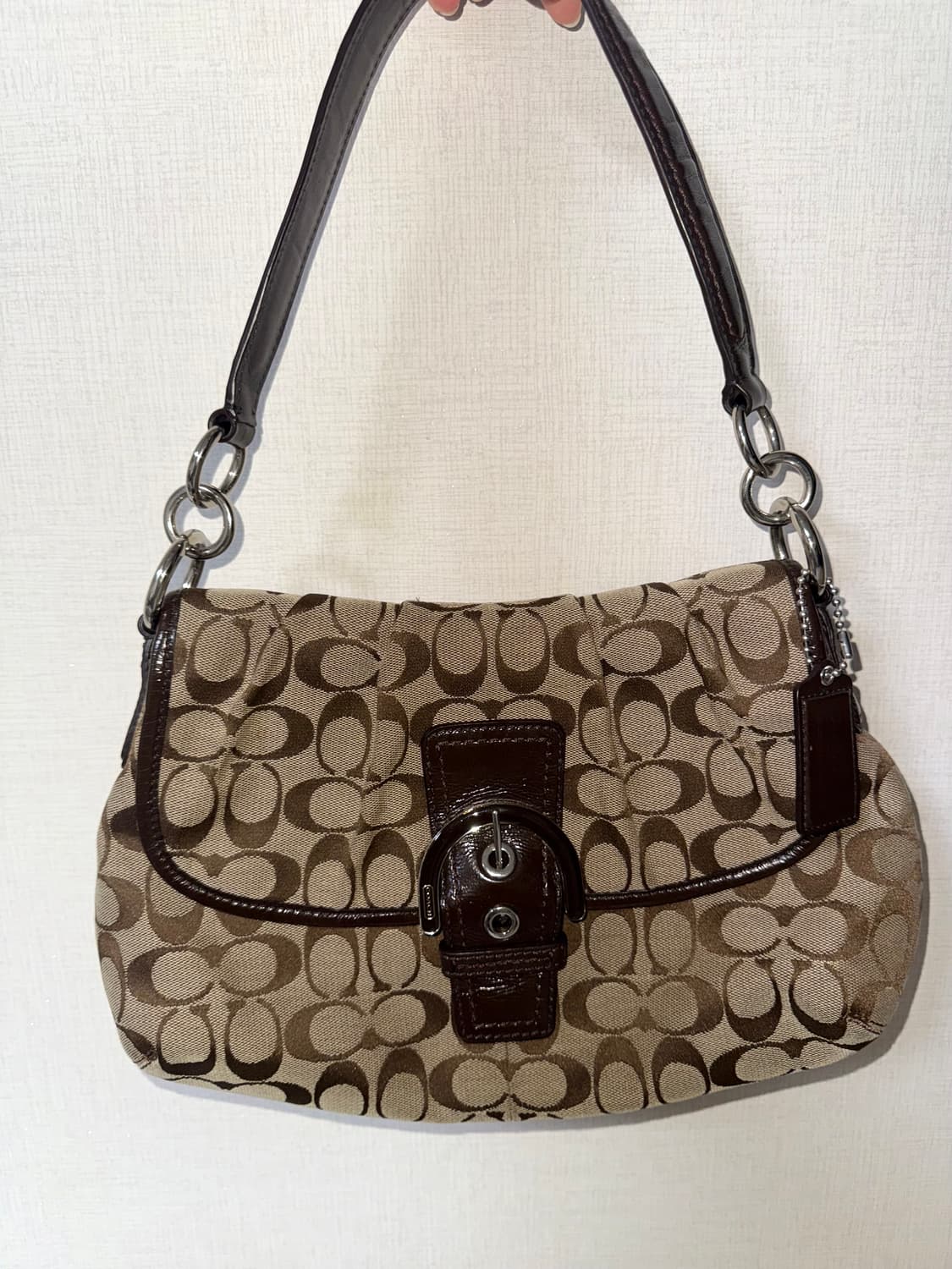 코치 소호 버클 숄더백 상품이미지2