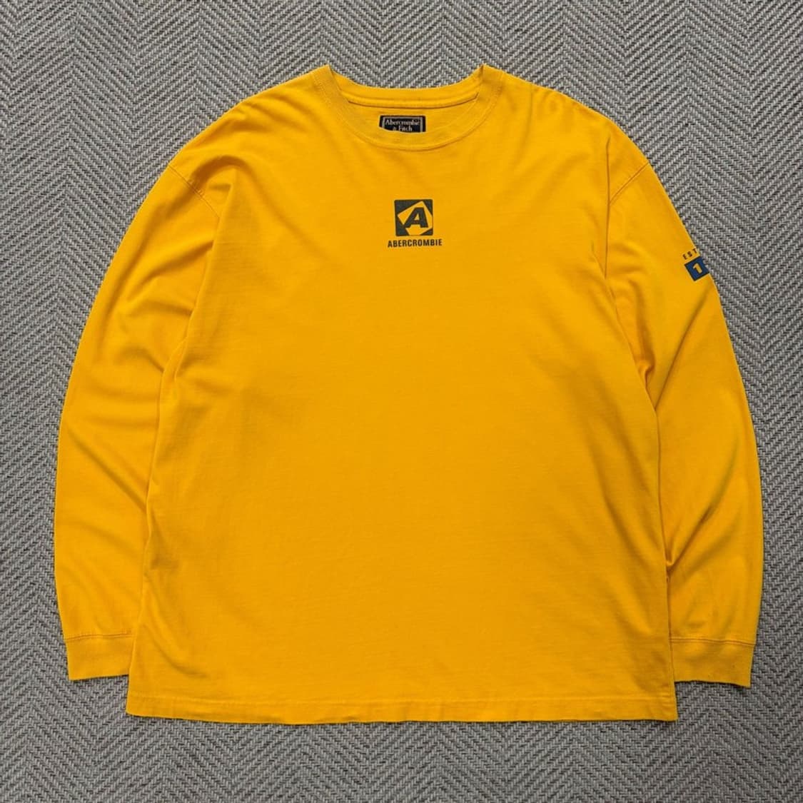 아베크롬비앤피치 백프린팅 롱슬리브 v2157 상품이미지1