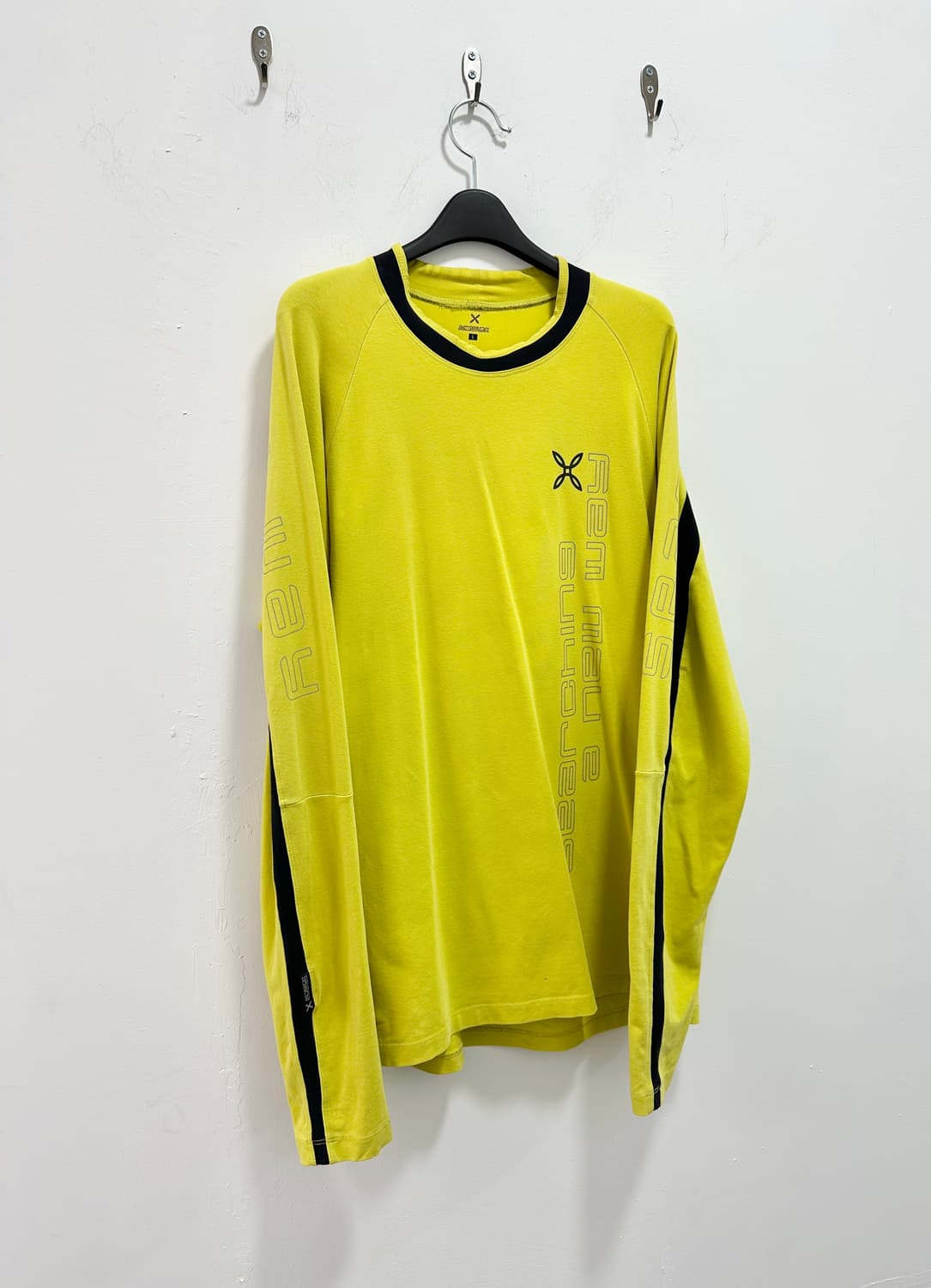 Montura back printing sleeve 상품이미지3