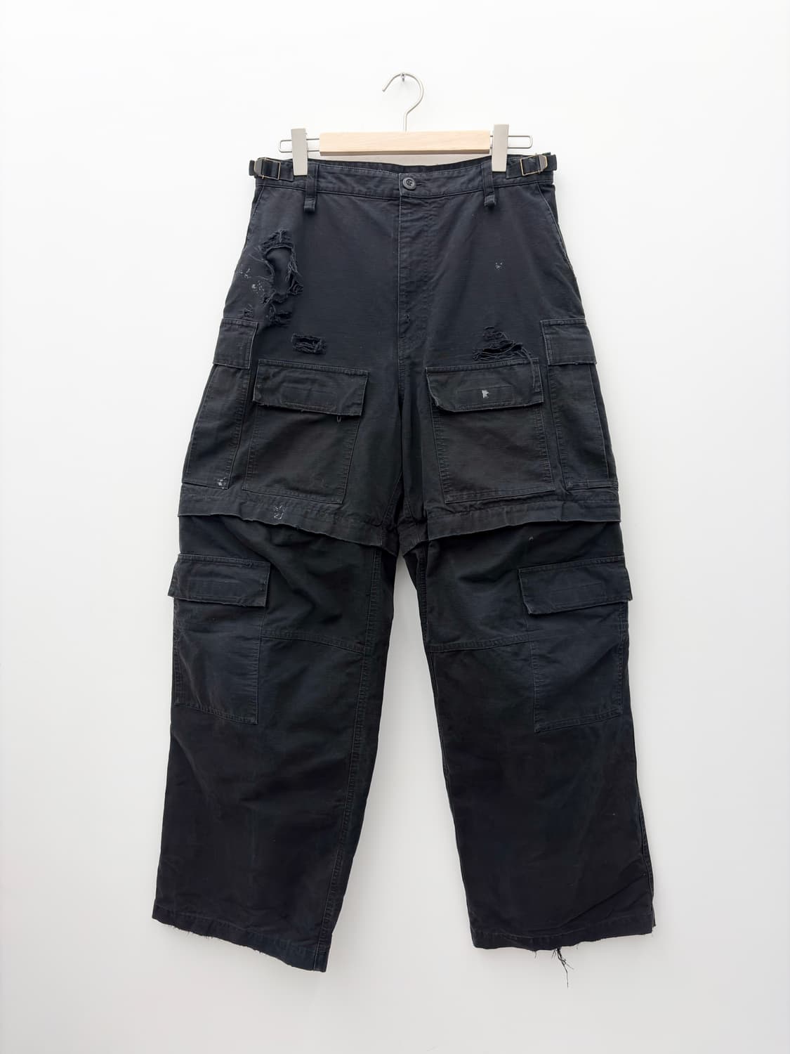 DESTROYED RIPSTOP LARGE CARGO PANTS 상품이미지1