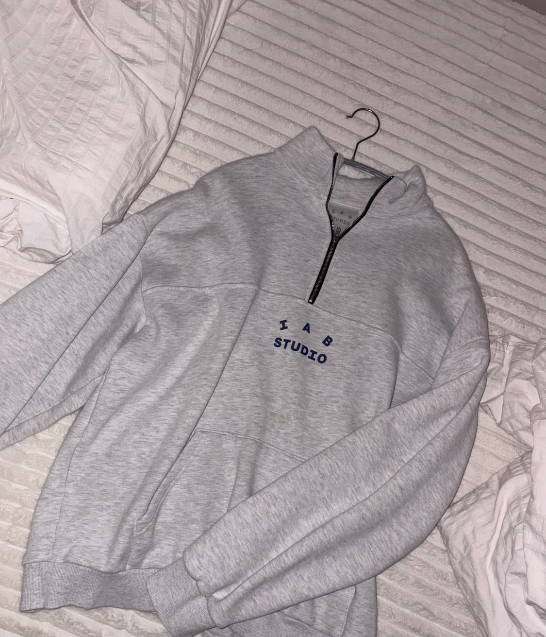 아이앱 스튜디오 하프 집 풀오버 라이트 그레이 상품이미지1