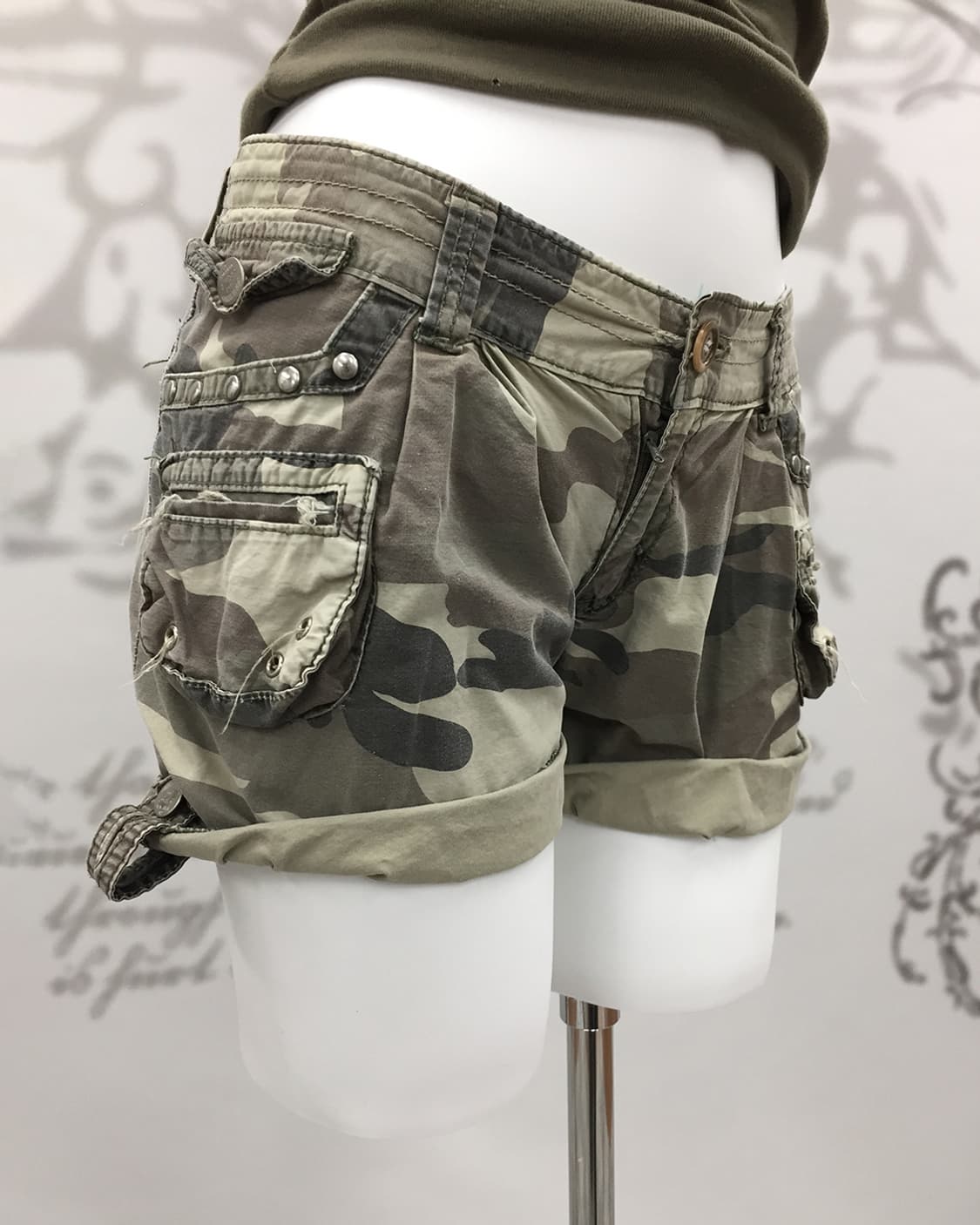 Y2K camo shorts 상품이미지1