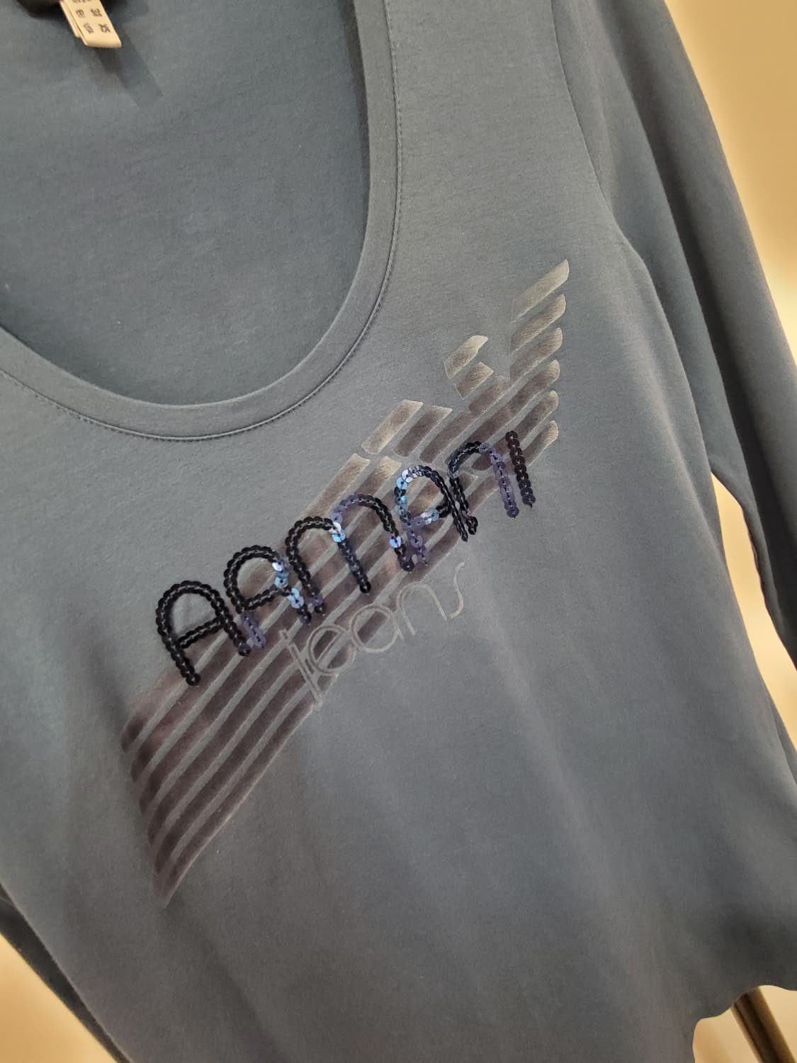 아르마니 진 스팽글 로고 긴팔 티셔츠 55사이즈 상품이미지4