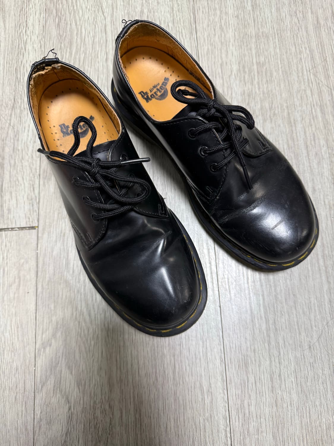 닥터마틴 1461 블랙 240 상품이미지1