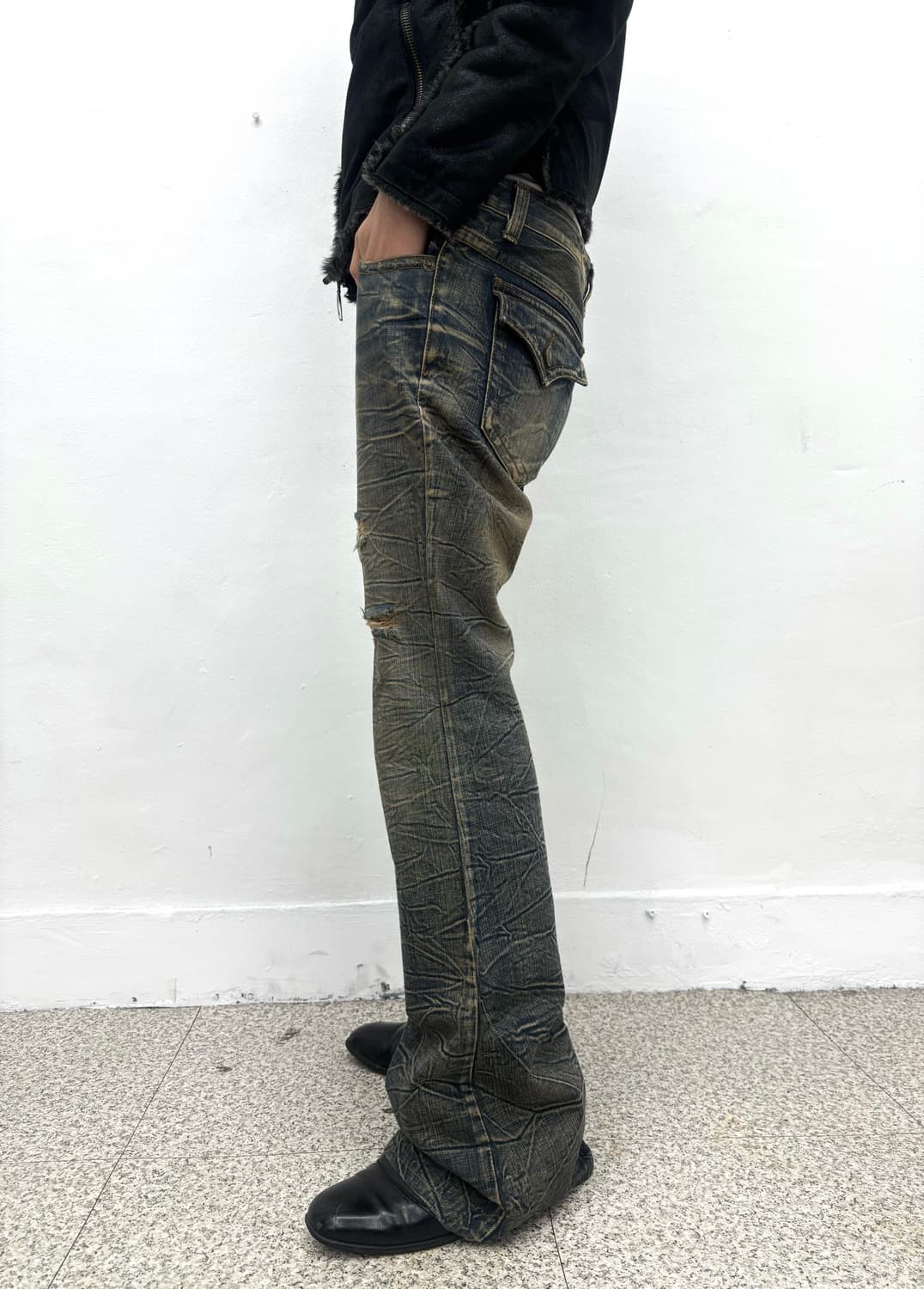 Sand washed scratch flared denim   상품이미지8