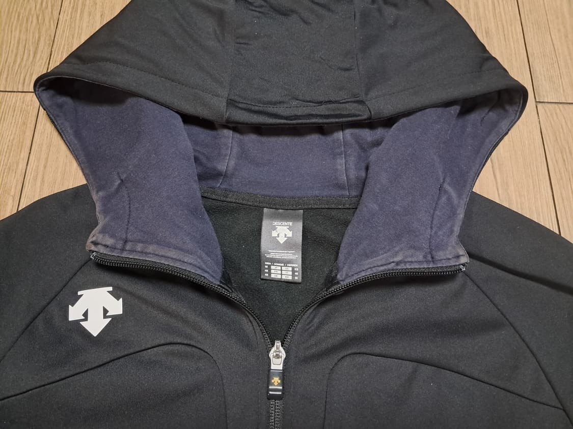 데상트 런닝 후드집업 M 상품이미지5