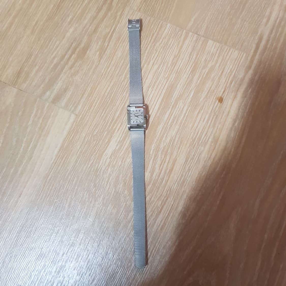 라도 미니사이즈 탱크 태엽 여성시계 팝니다 상품이미지9