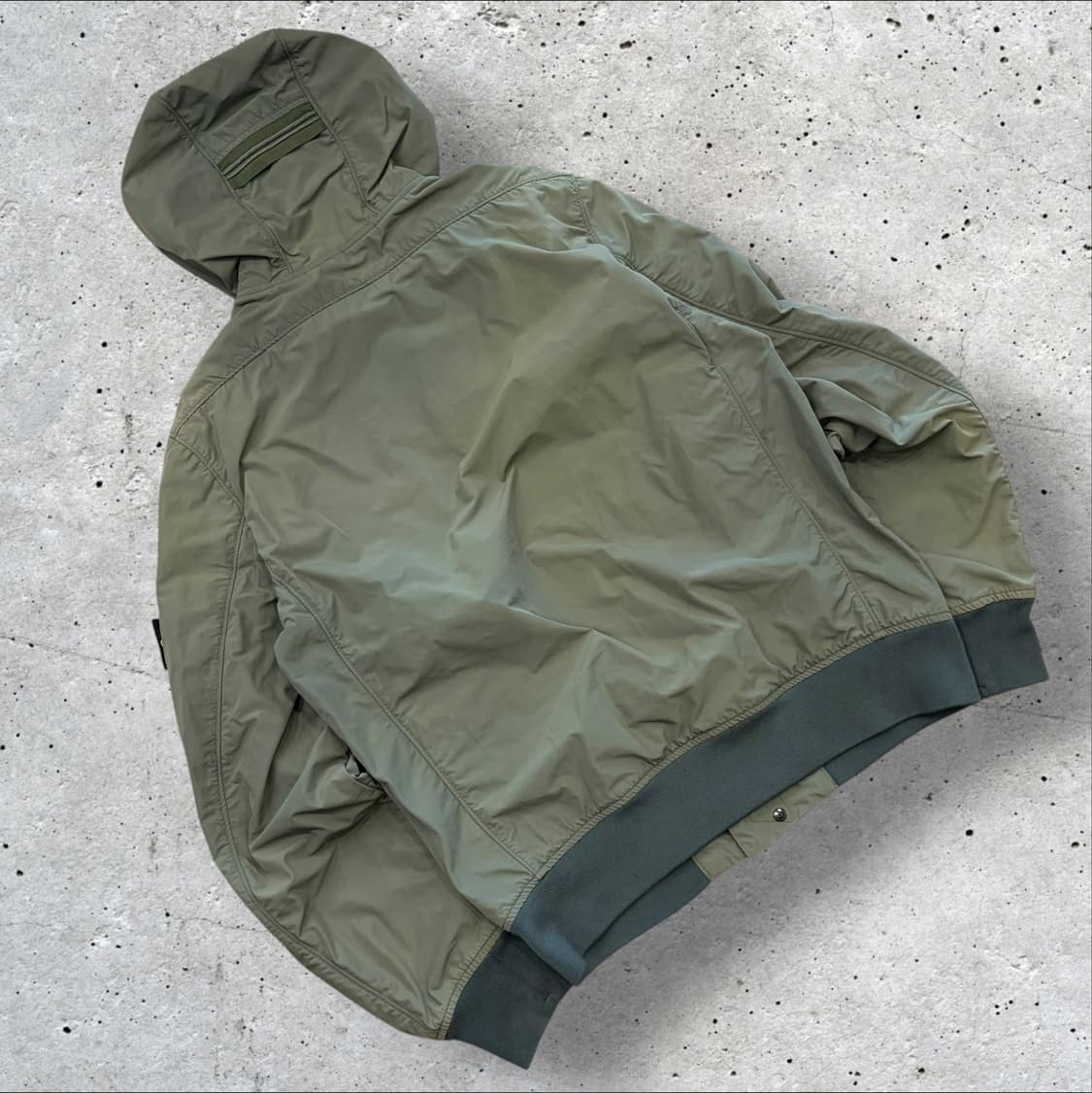 [M] 14s 스톤아일랜드 마이크로 랩스 후드 자켓 카키 그린 D405 상품이미지2