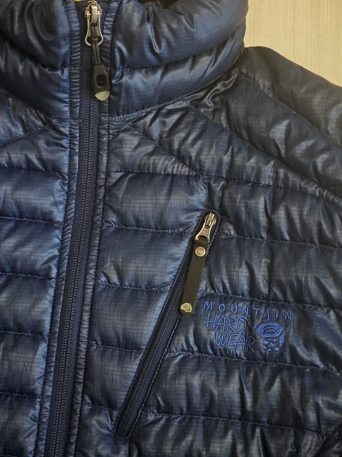 마운틴하드웨어 남성 경량 구스 패딩 95 상품이미지3