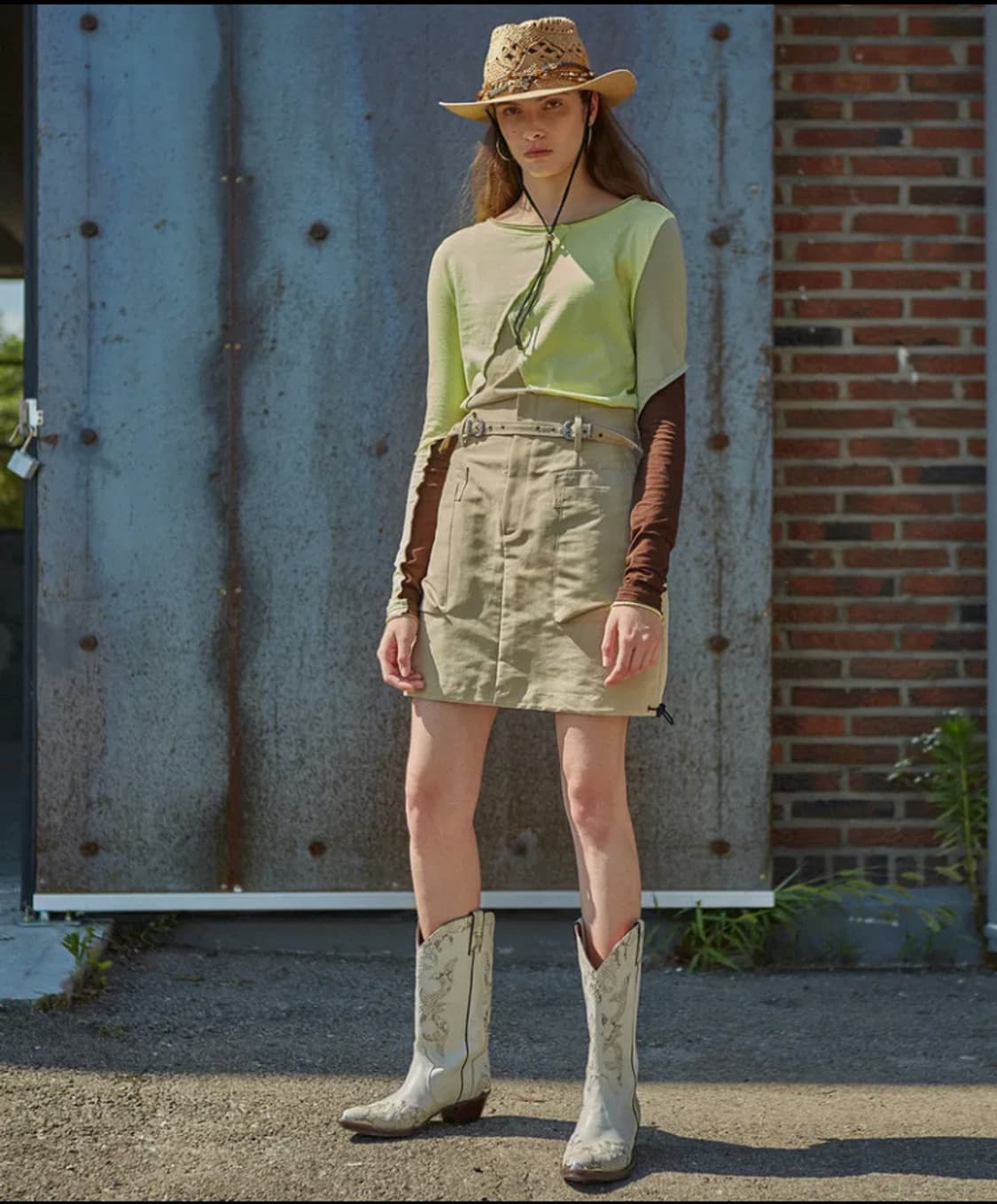 앤더슨벨 미카 아웃포켓 미니 스커트 베이지 상품이미지2