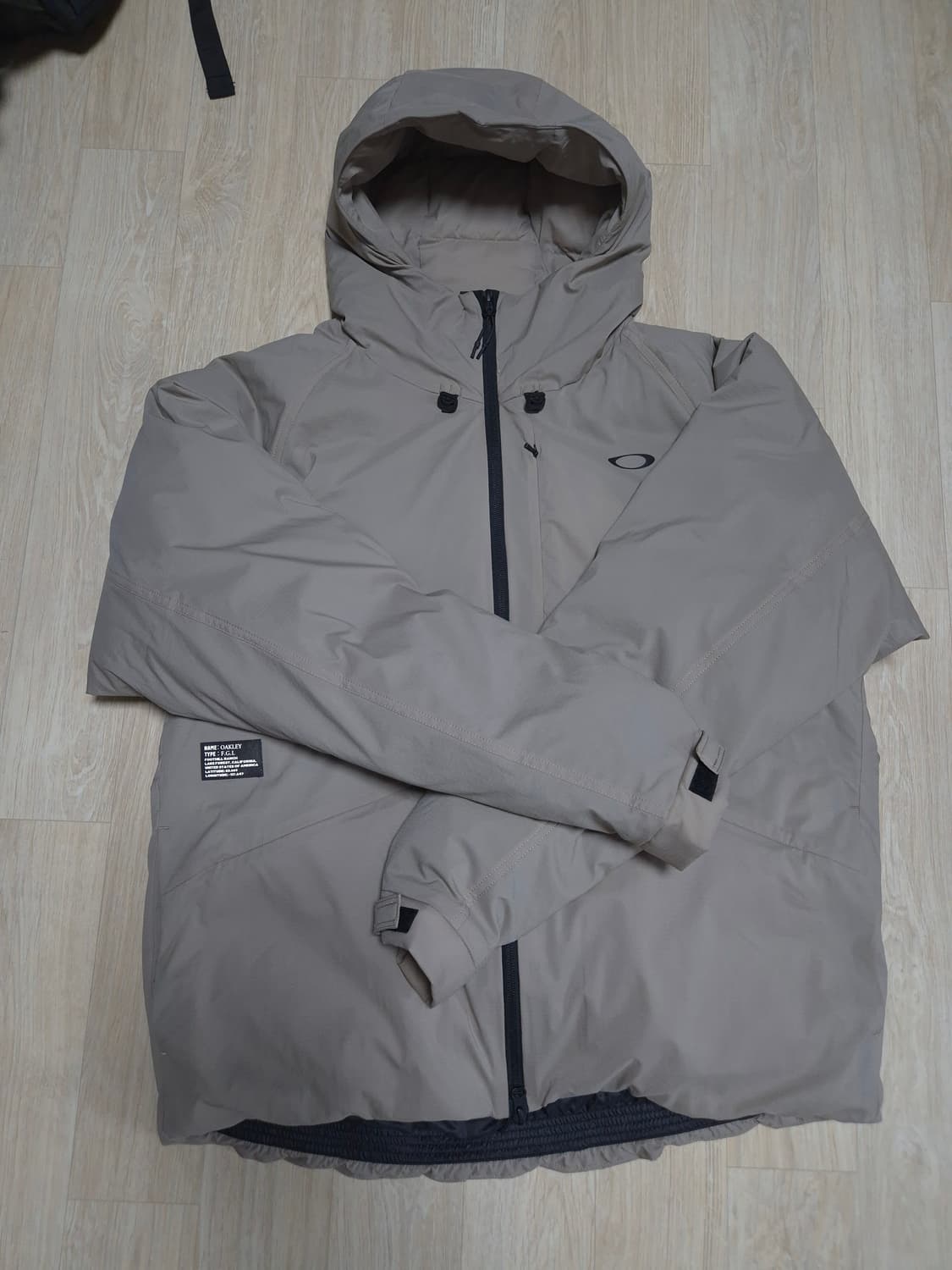오클리 인슐레이션 경량 자켓 상품이미지1