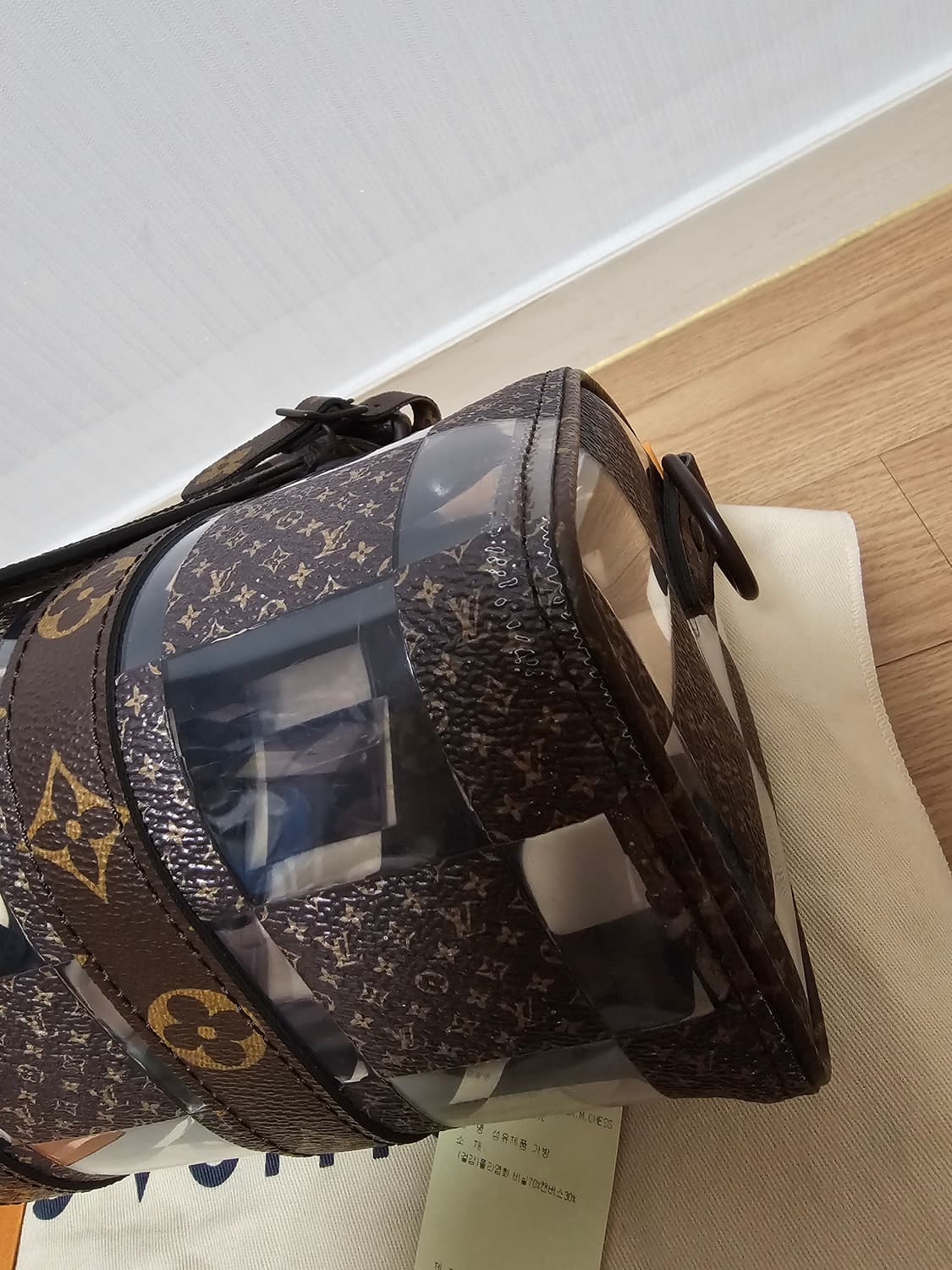 루이비통 버질아블로 모노그램 다미에 투명 키폴25 상품이미지8