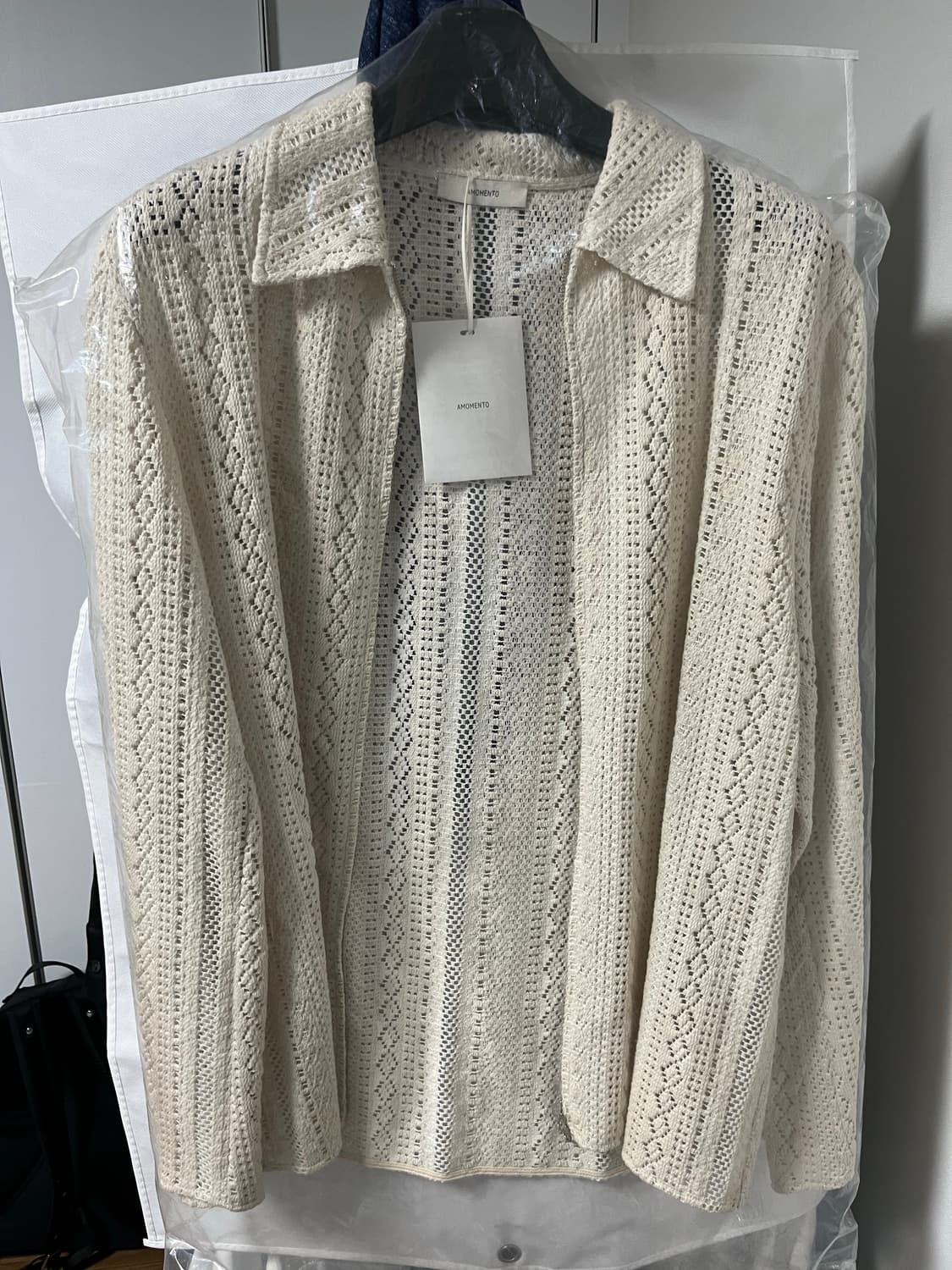아모멘토 펀칭 카라 가디건 상품이미지1