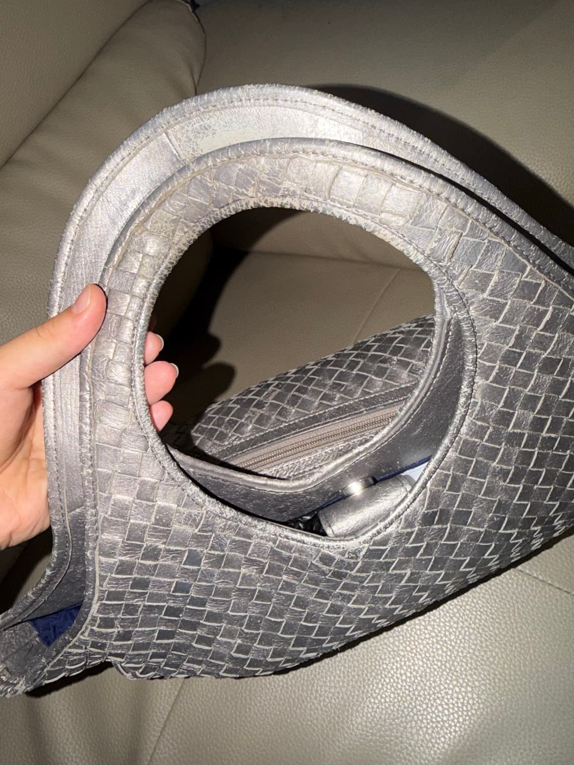 Metallic woven shoulder bag 상품이미지4