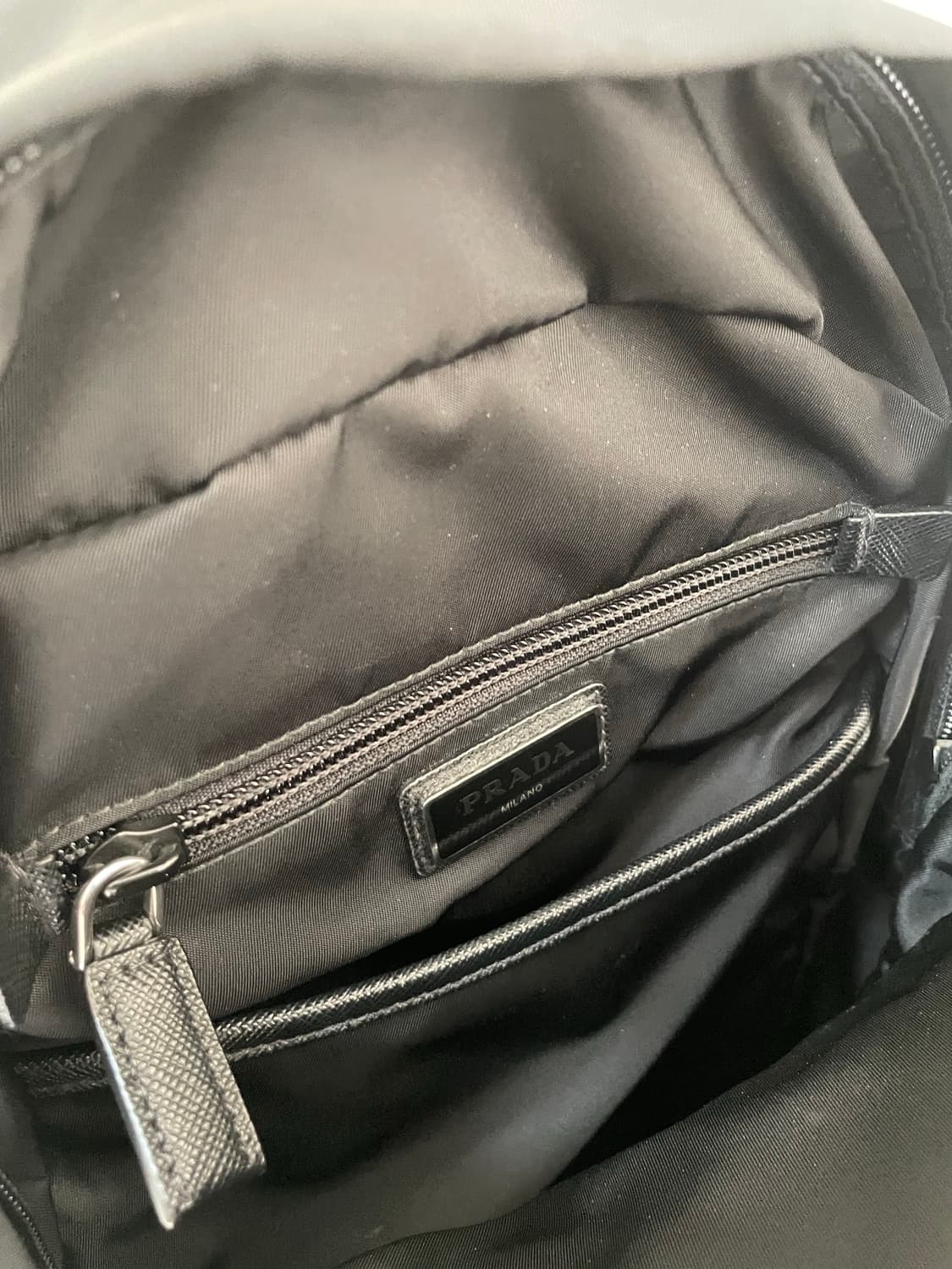 프라다 리나일론 슬링백팩 상품이미지5