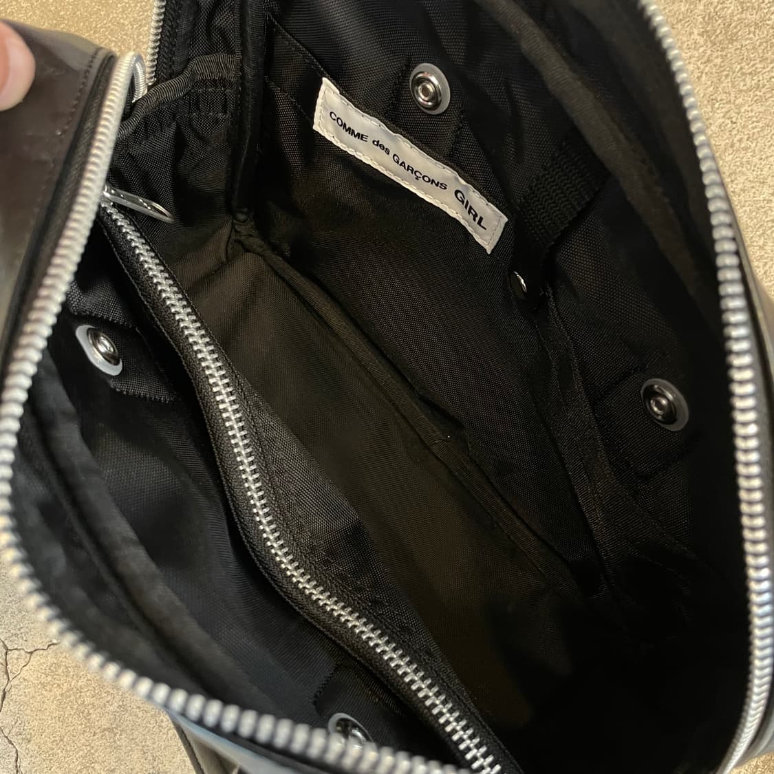꼼데가르송 걸 18aw 메신저백  상품이미지9
