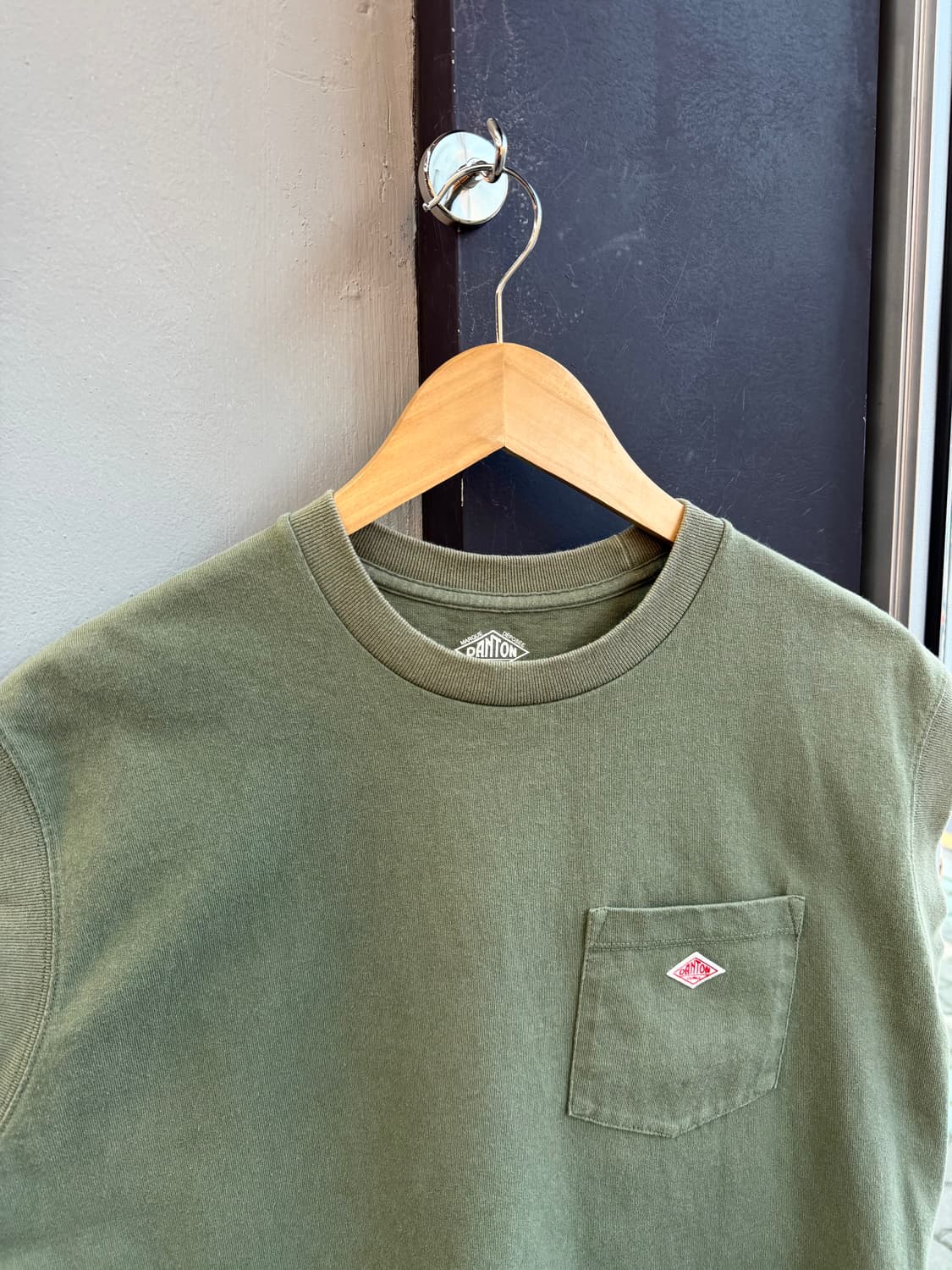 단톤 미니로고 슬리브리스 민소매 상품이미지3