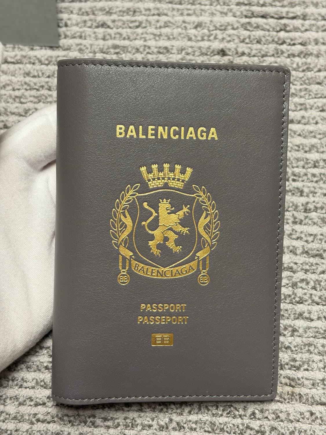 (미사용 새상품) 발렌시아가 패스포트 홀더 그레이 상품이미지2