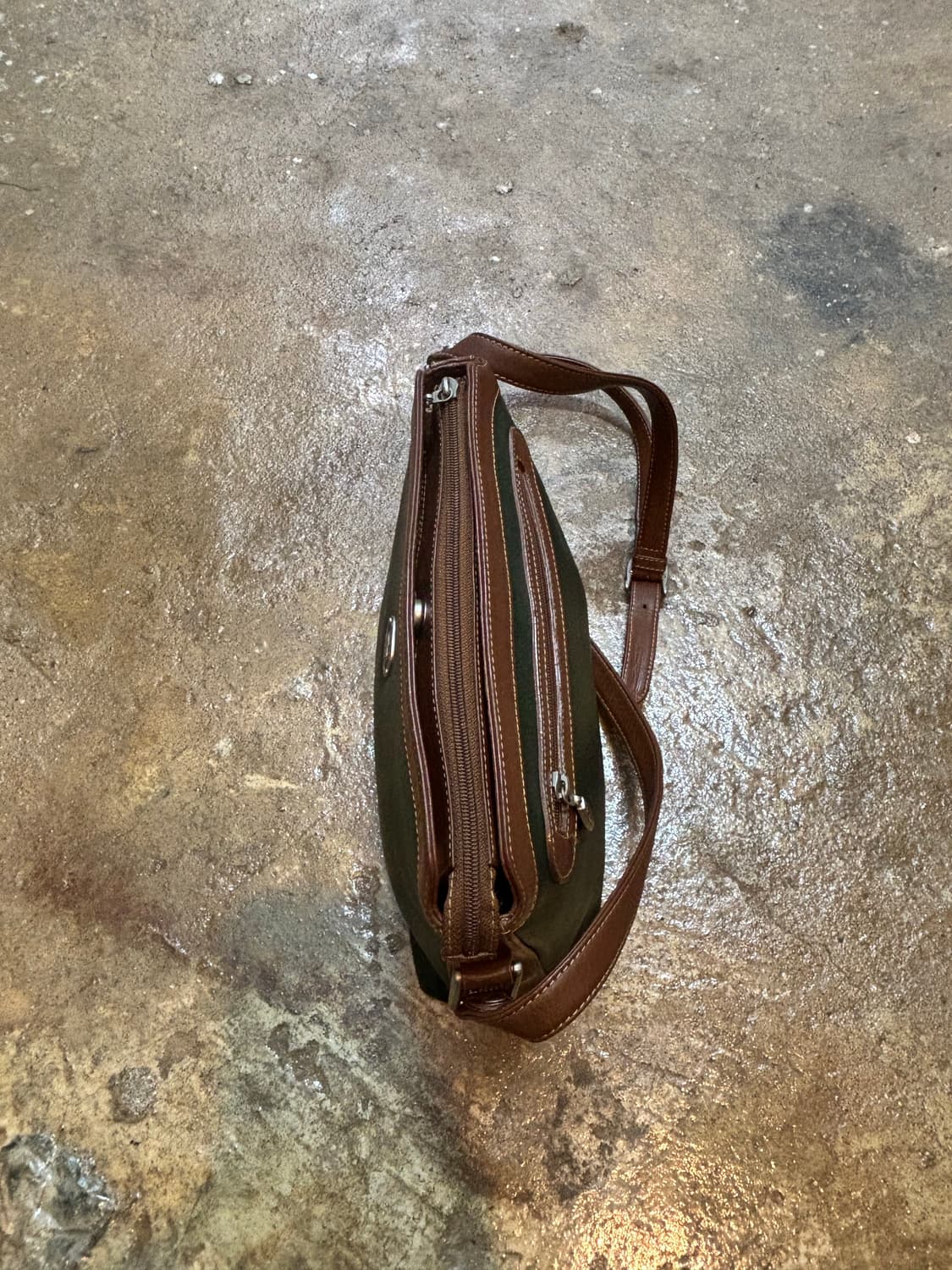 라코스테 클래식 가죽 크로스백 상품이미지6