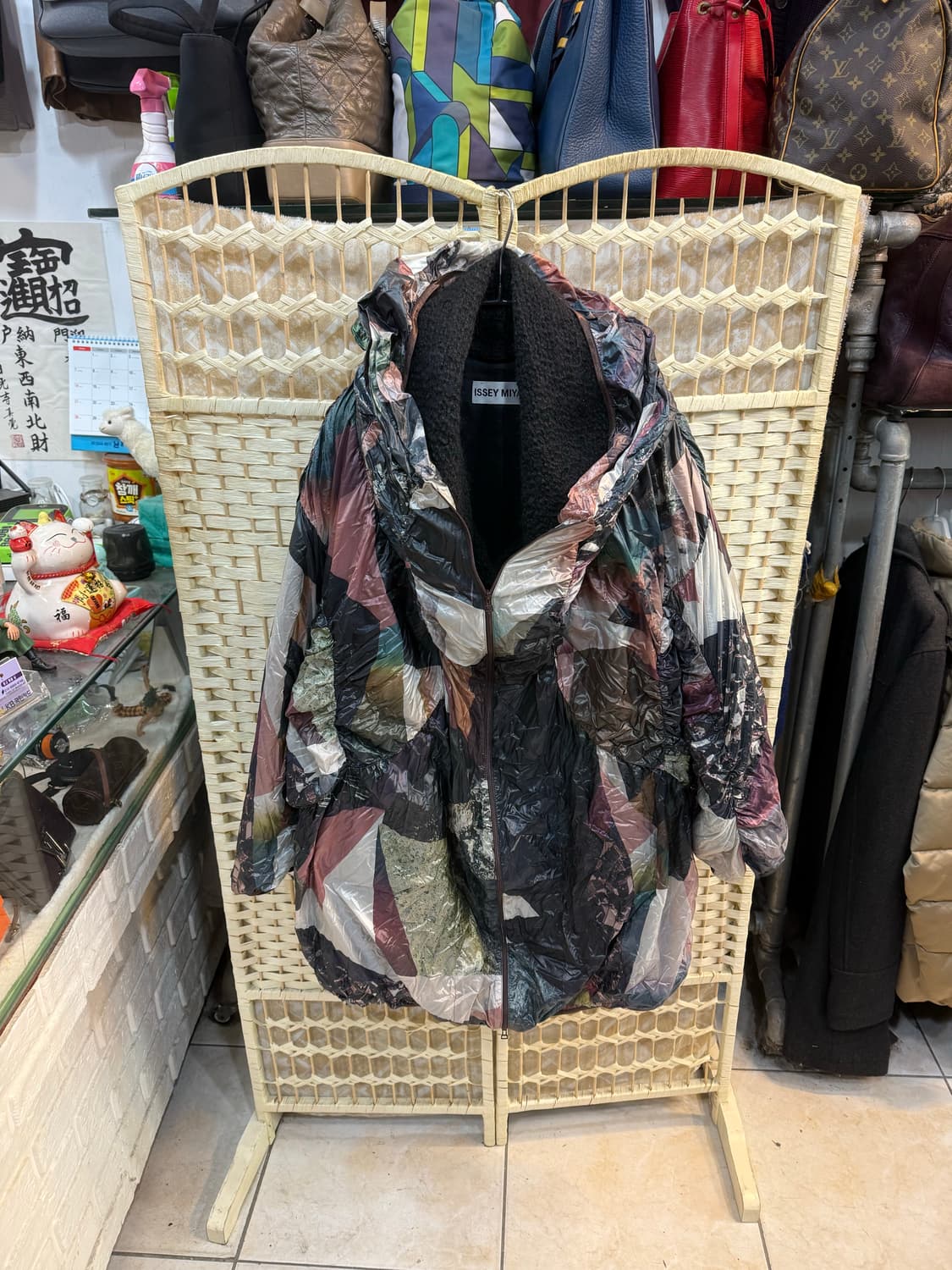 2/66 정품 이세이미야케 코트 팝니다 상품이미지3