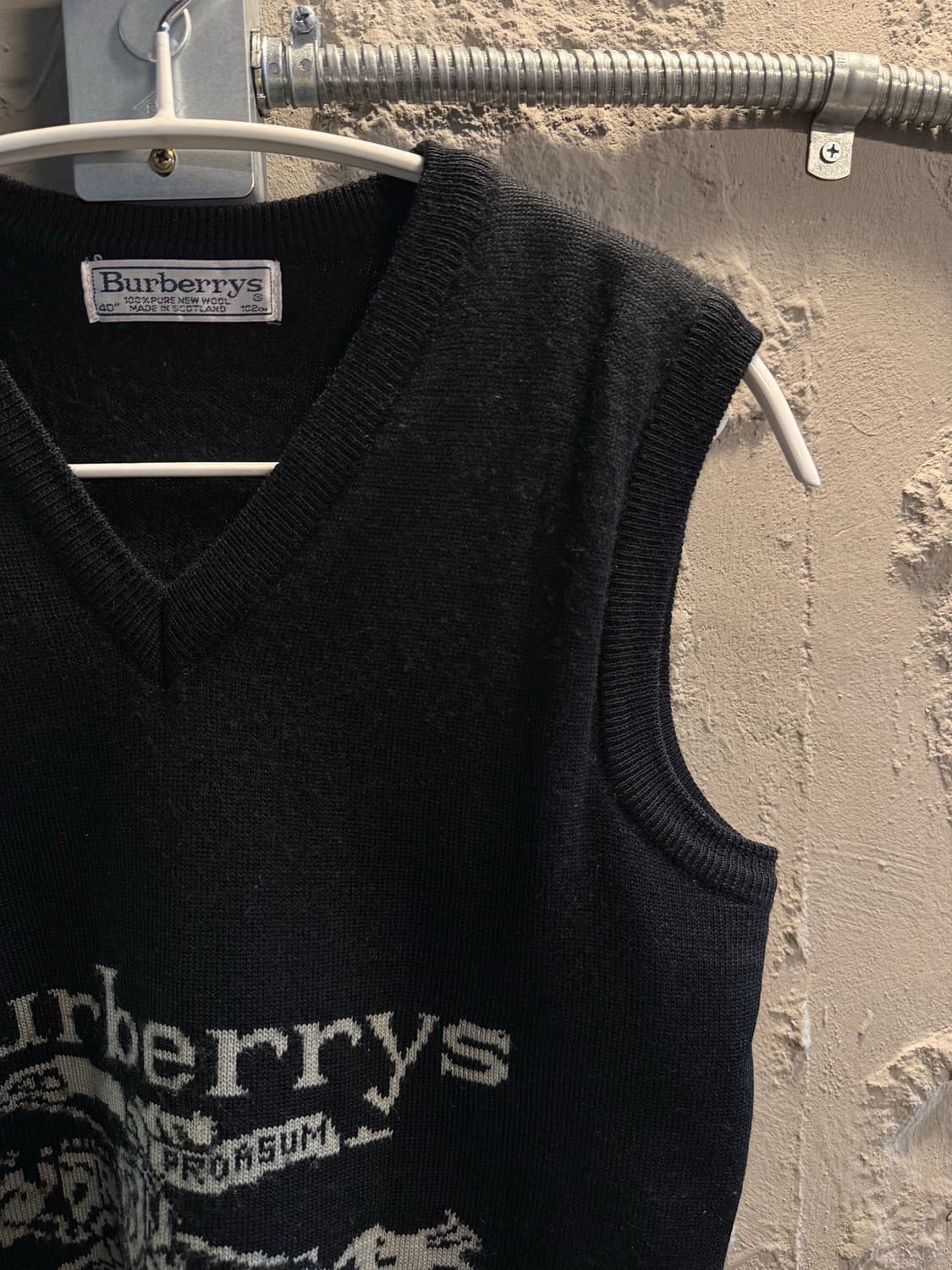 L 버버리 BURBERRY 기사 로고 울 니트 베스트 블랙 상품이미지3