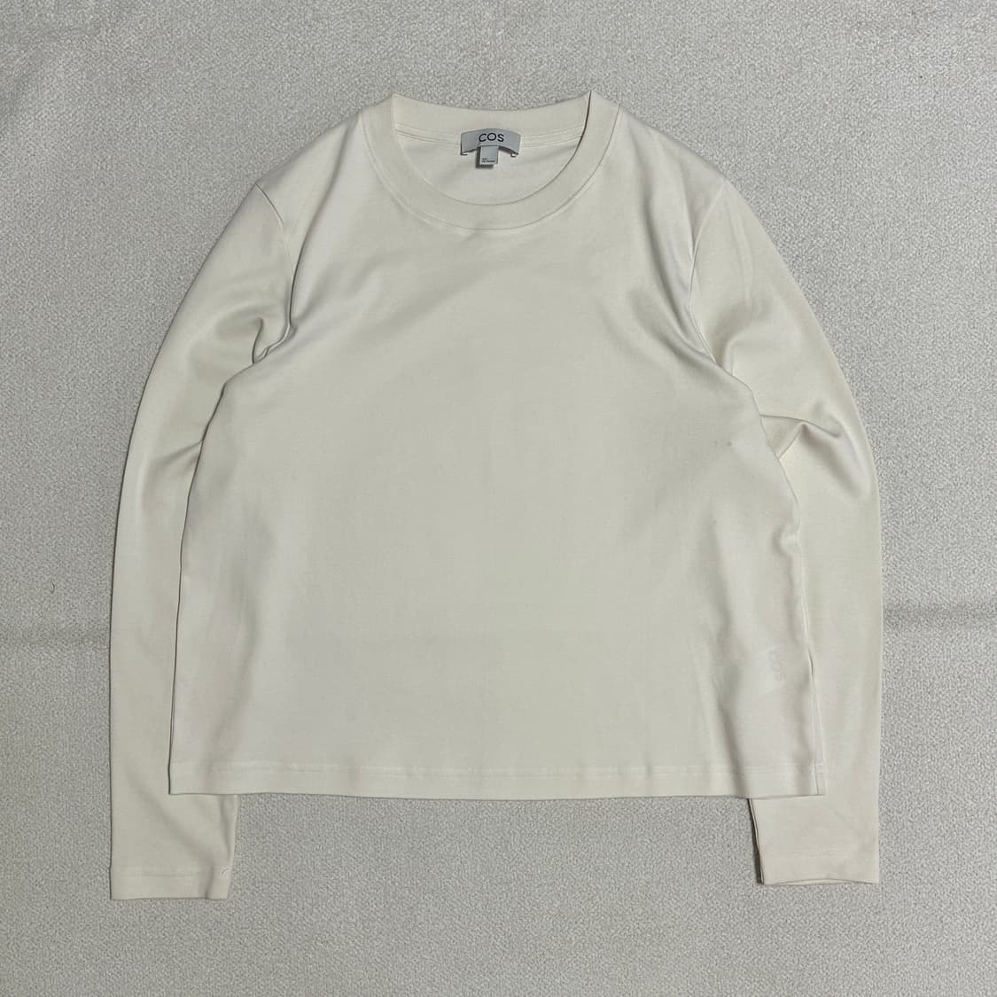 코스 슬림핏 헤비웨이트 롱슬리브 티셔츠 상품이미지2