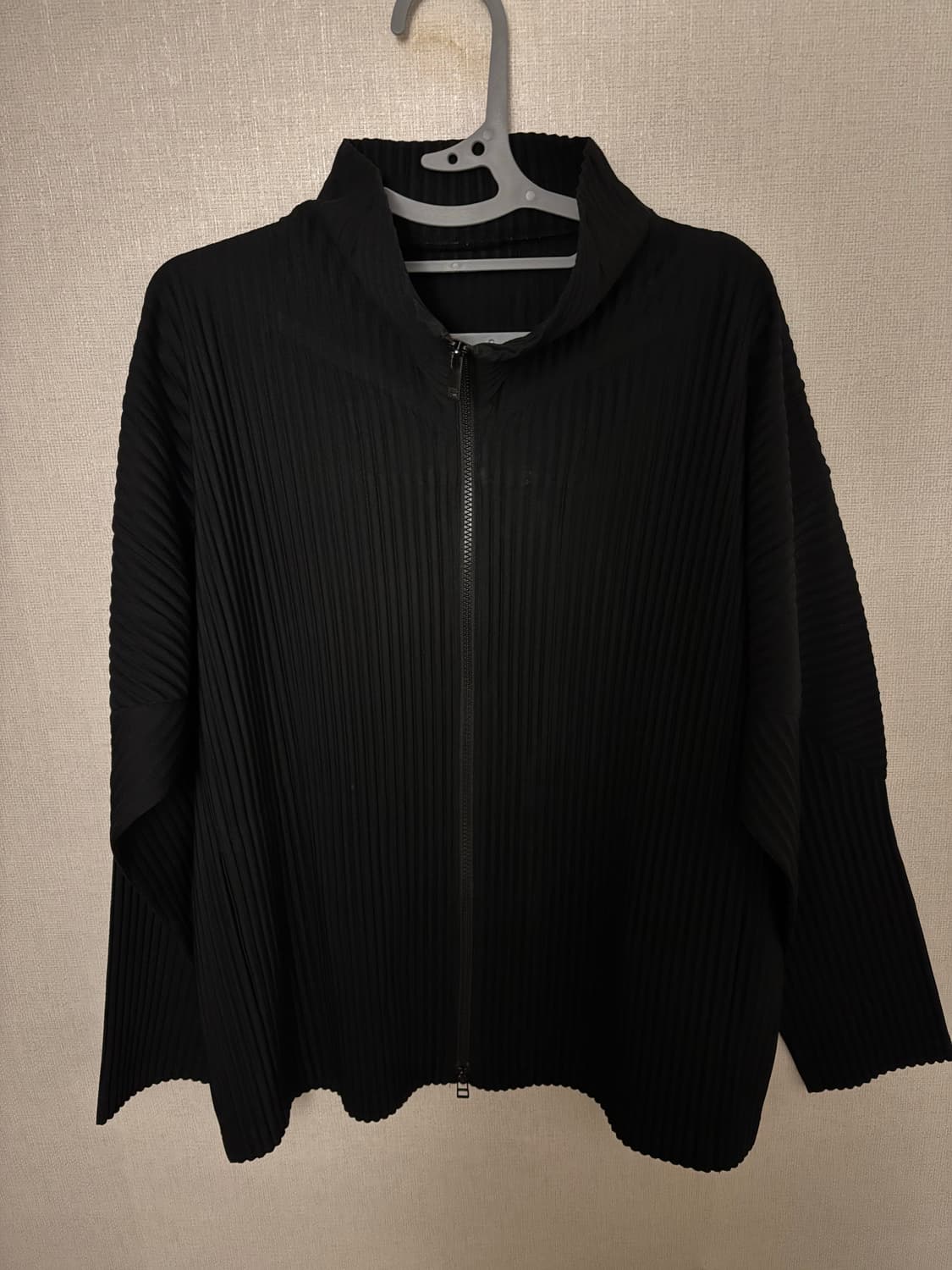 이세이미야케 옴므플리세 집업 블랙 상품이미지2