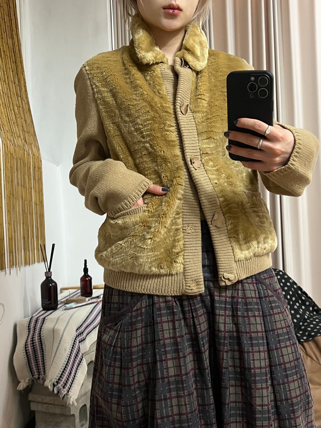 SJSJ 한섬 여성 플라워버튼 양털 가디건 상품이미지1