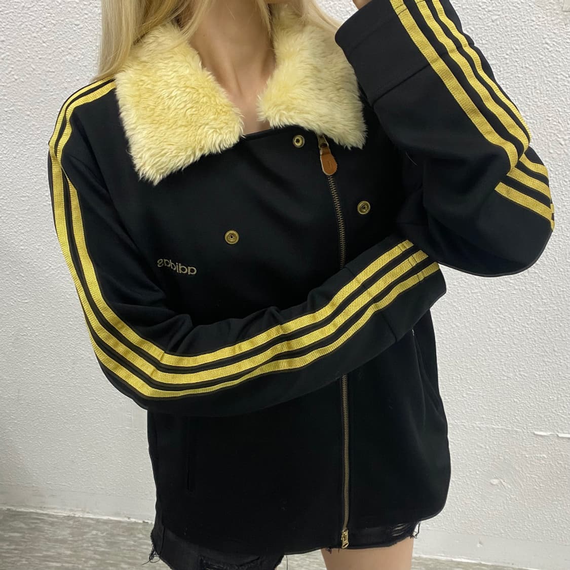 아디다스 00's y2k 골드라인 넥헤어 더블 자켓 상품이미지2