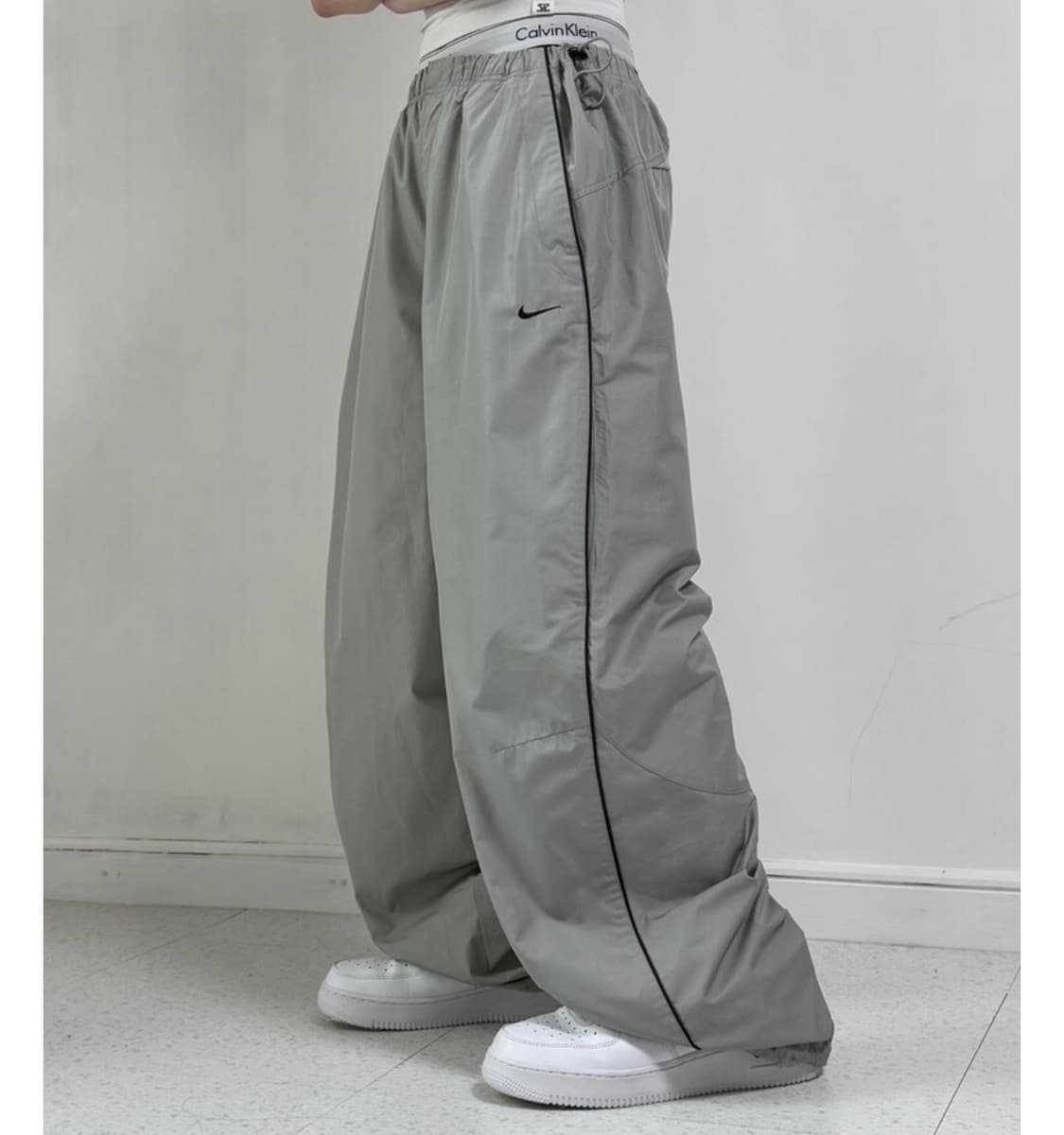 나이키 회색 츄리닝바지 트랙팬츠 상품이미지2