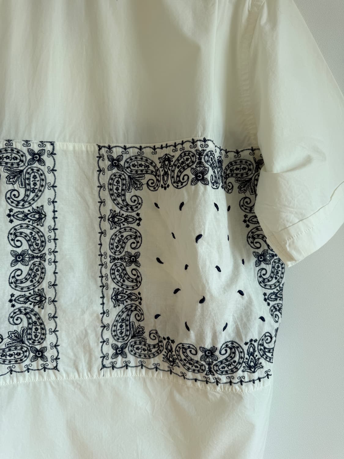 이스트로그(EASTLOGUE) 페이즐리 자수 반팔셔츠 상품이미지6