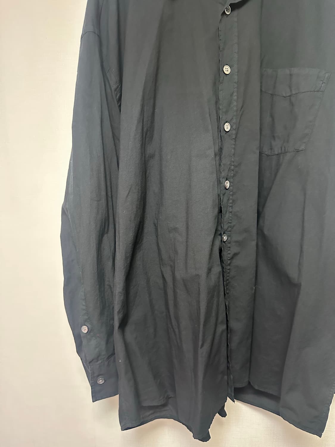 아워레가시 버로우드 블랙 셔츠 상품이미지4