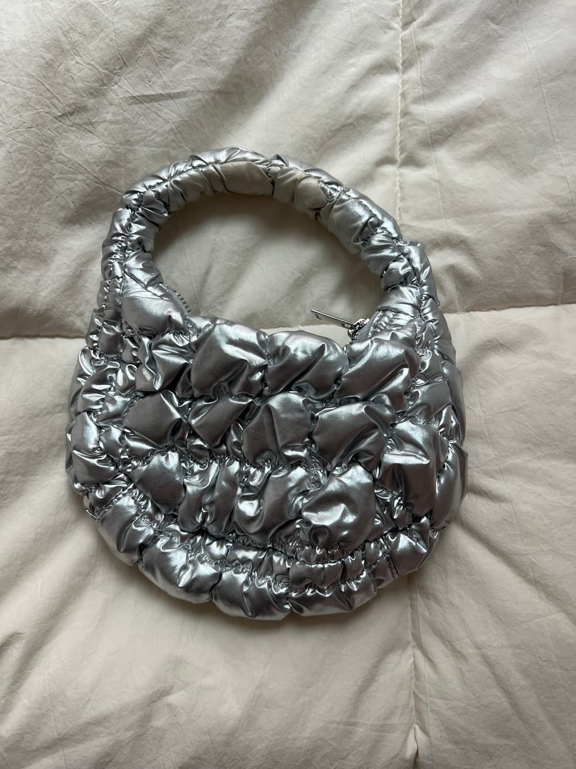 코스 실버 미니 구름가방 상품이미지2