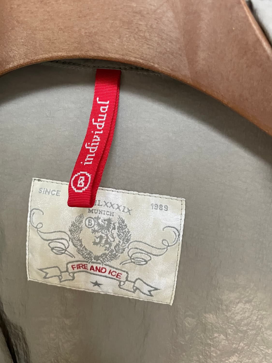 (100) bogner 보그너 히든 후드 메탈릭 바람막이 상품이미지7