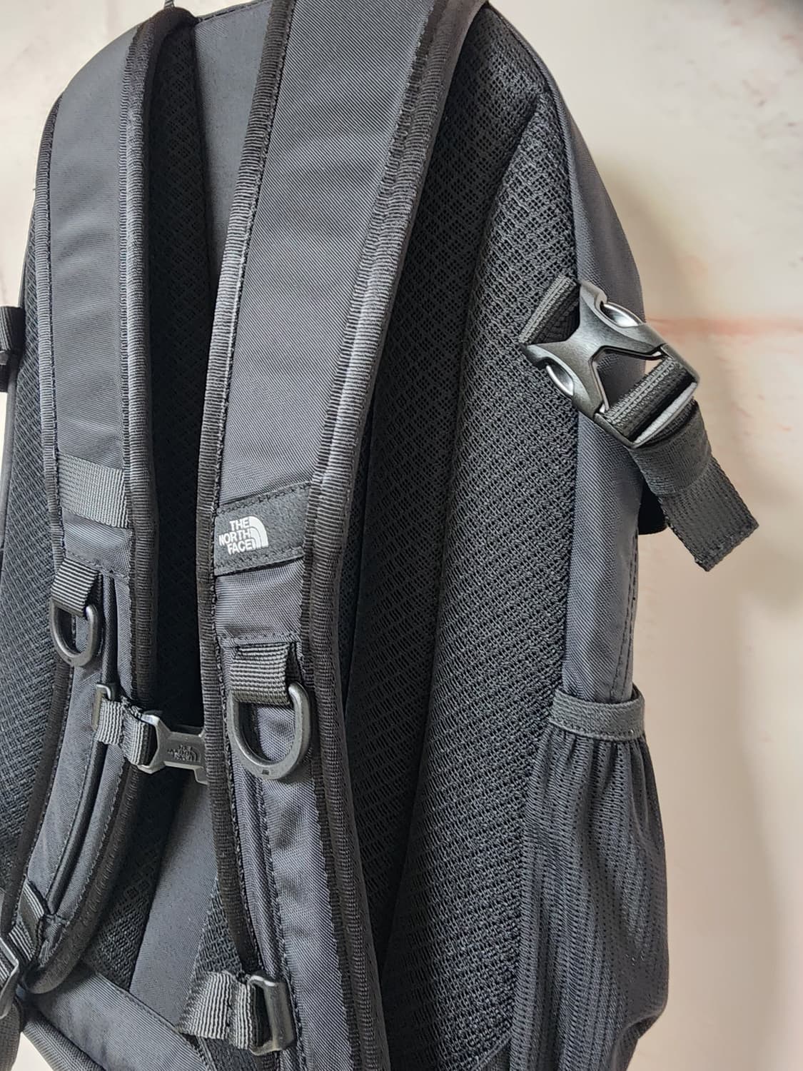 노스페이스 미니샷 블랙 백팩입 상품이미지7